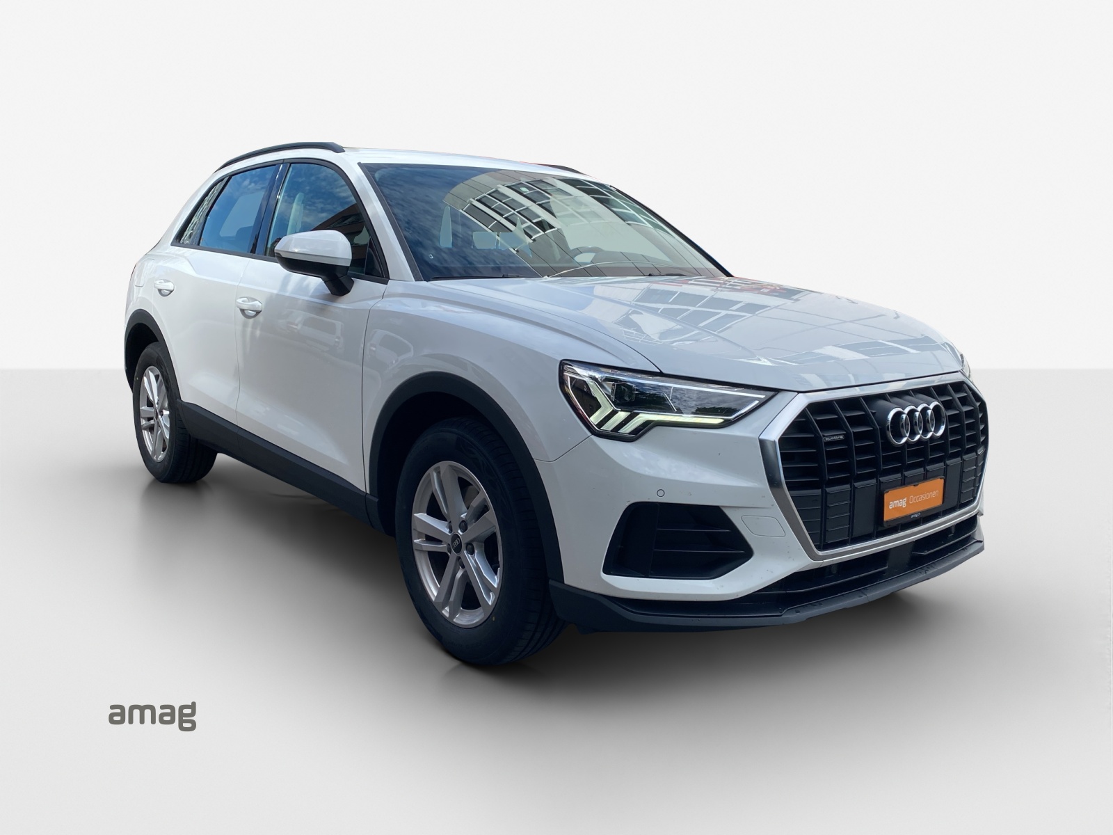 AUDI Q3 35 TDI Attraction quattro S-tronic-image-13