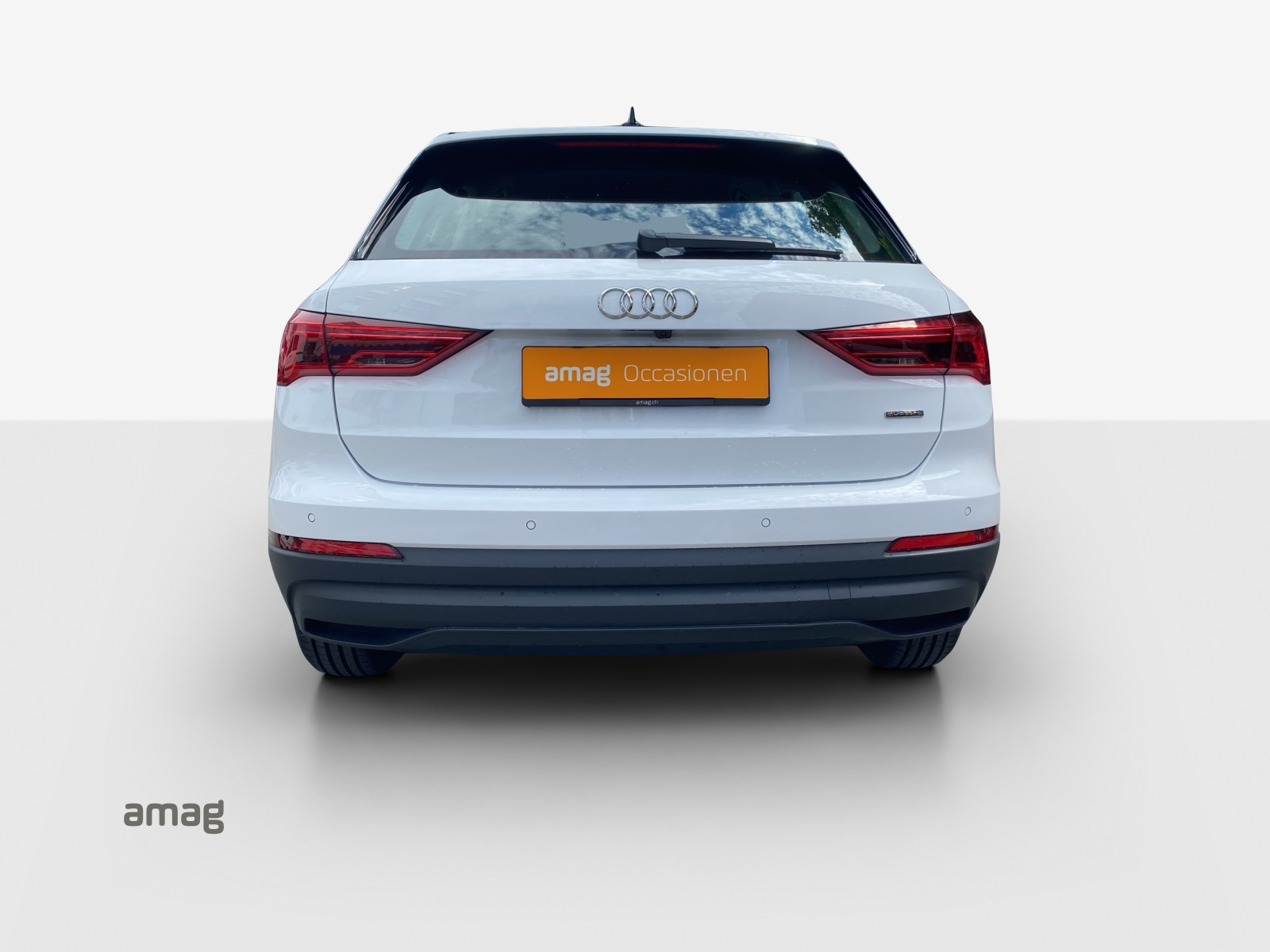 AUDI Q3 35 TDI Attraction quattro S-tronic-showroom-element-3