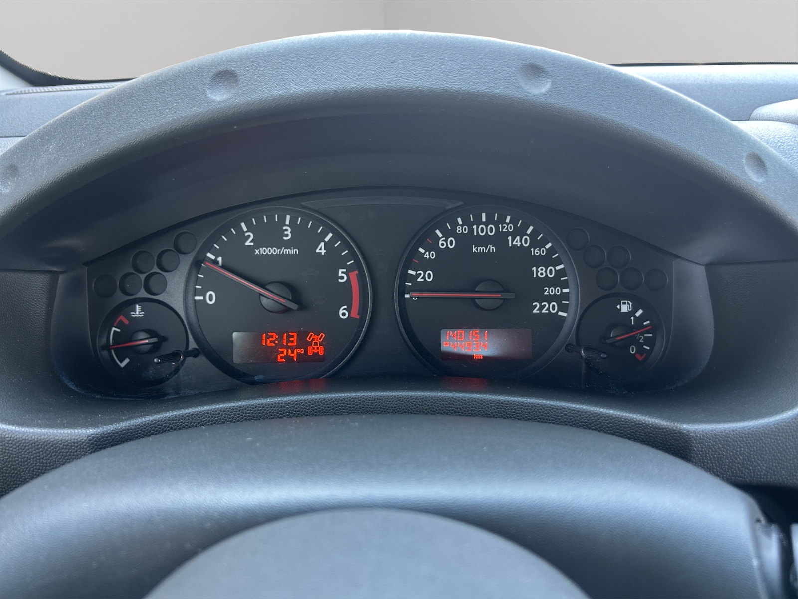 NISSAN Navara Double Cab SE 2.5 dCi 4WD-image-19