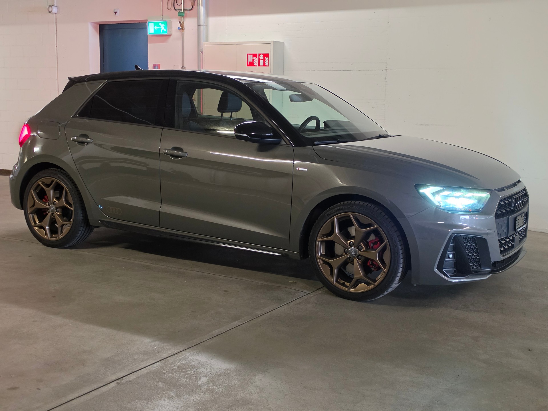 AUDI 2.0 40 TFSI S Line S-Tronic-image-0