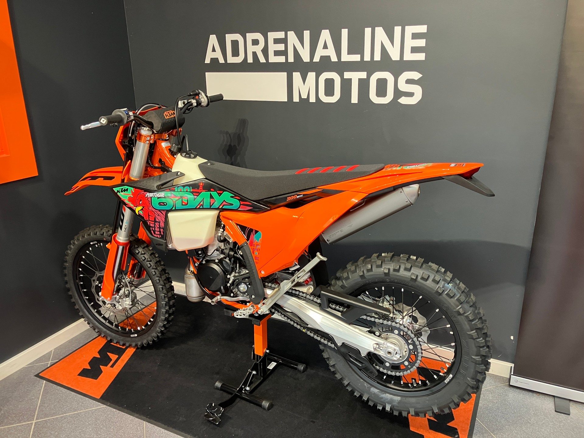 KTM 300 EXC Six Days 2027-showroom-element-1