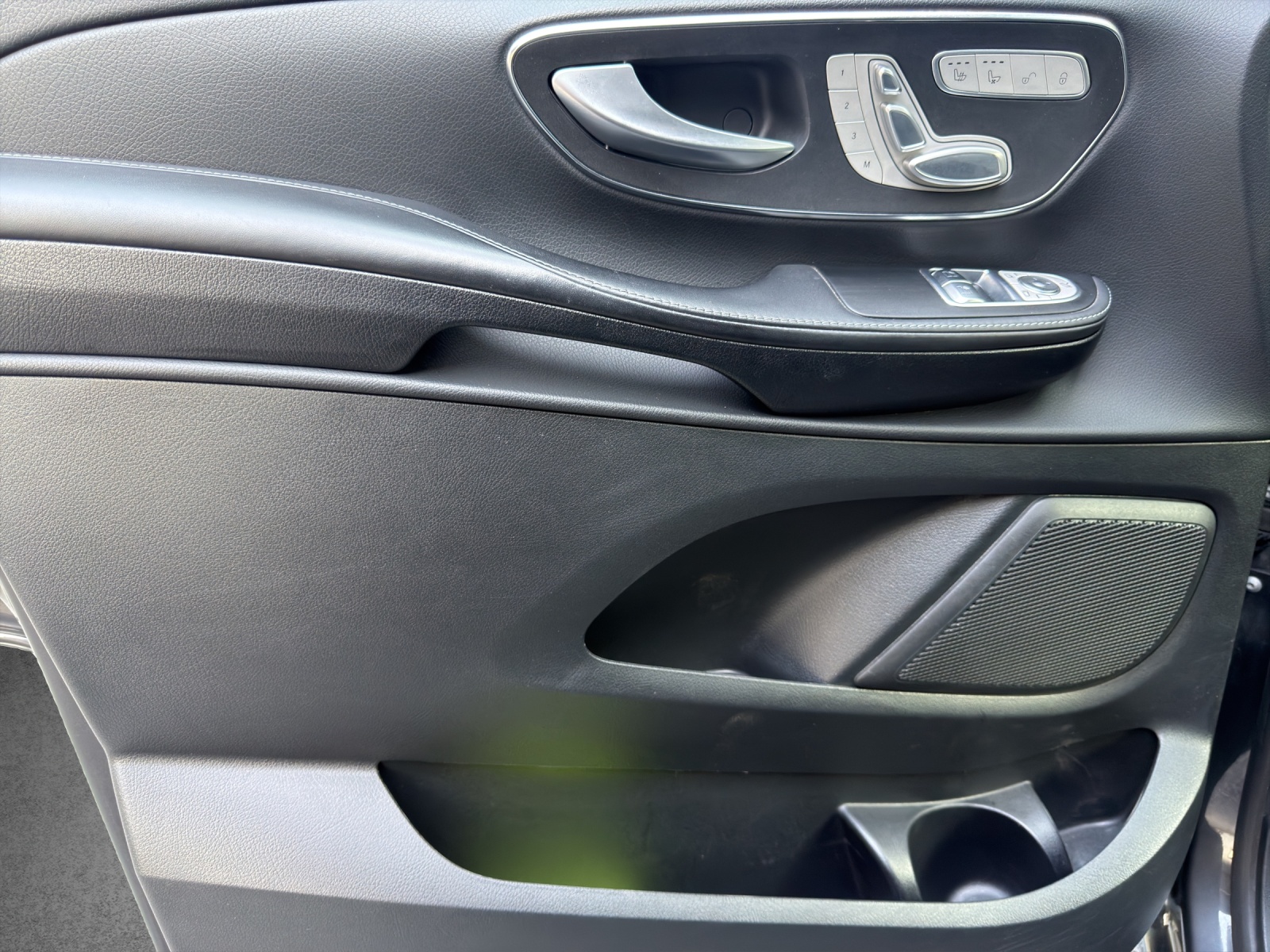 MERCEDES-BENZ V 300 d Avantgarde L 4M-image-18