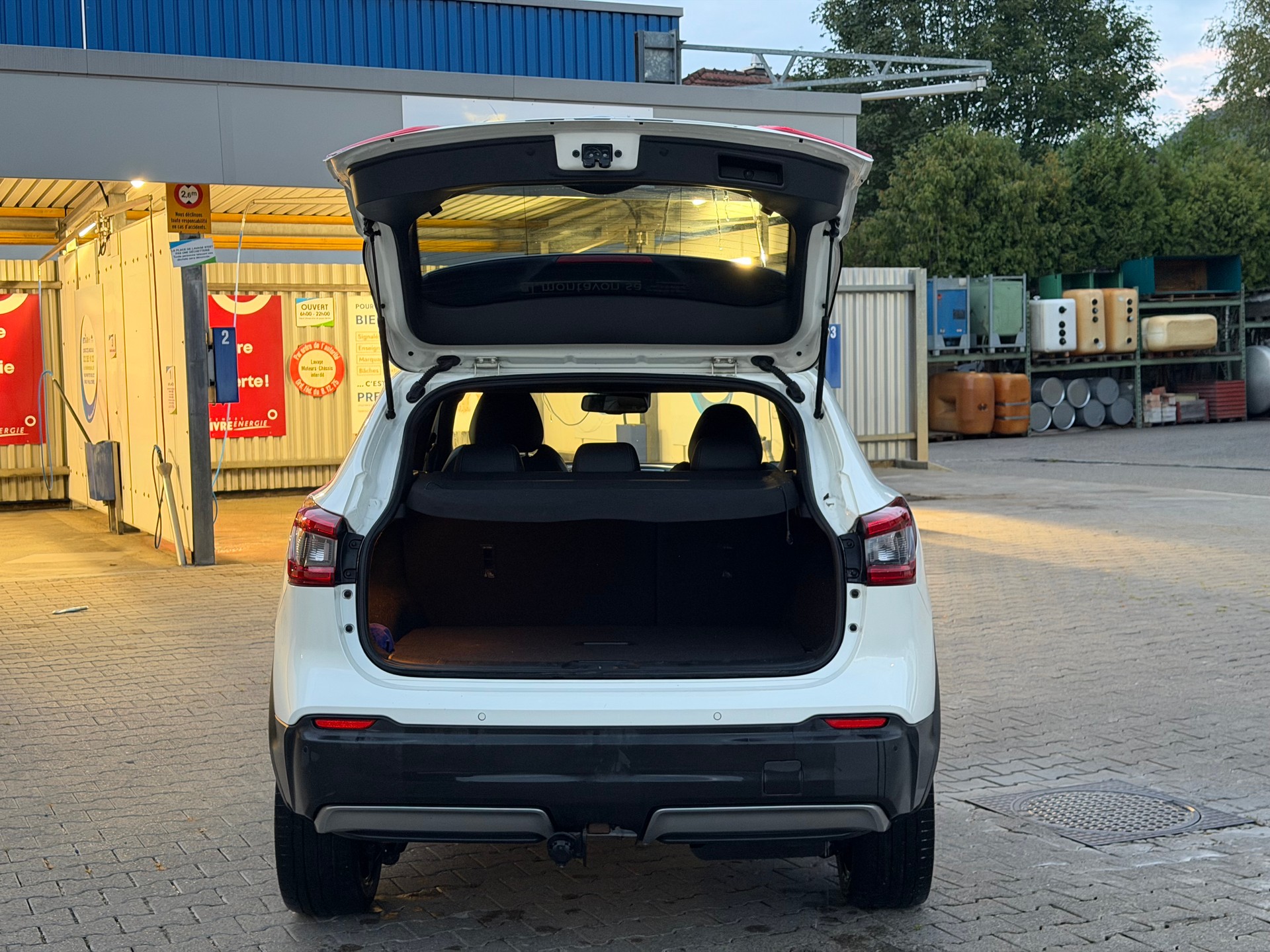 NISSAN Qashqai 1.7 dCi tekna+ Xtronic ALL-MODE 4x4-image-4