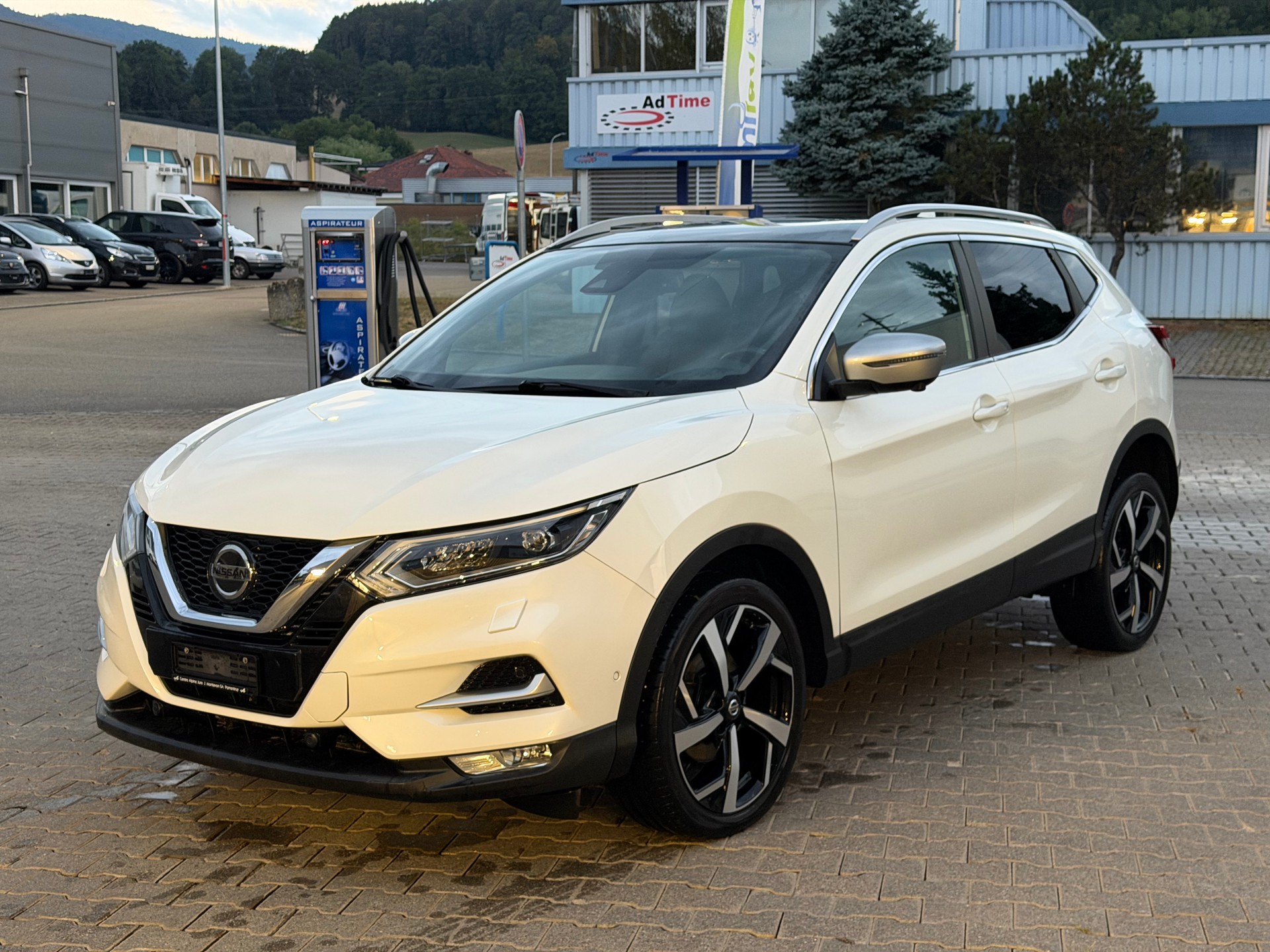 NISSAN Qashqai 1.7 dCi tekna+ Xtronic ALL-MODE 4x4-image-2