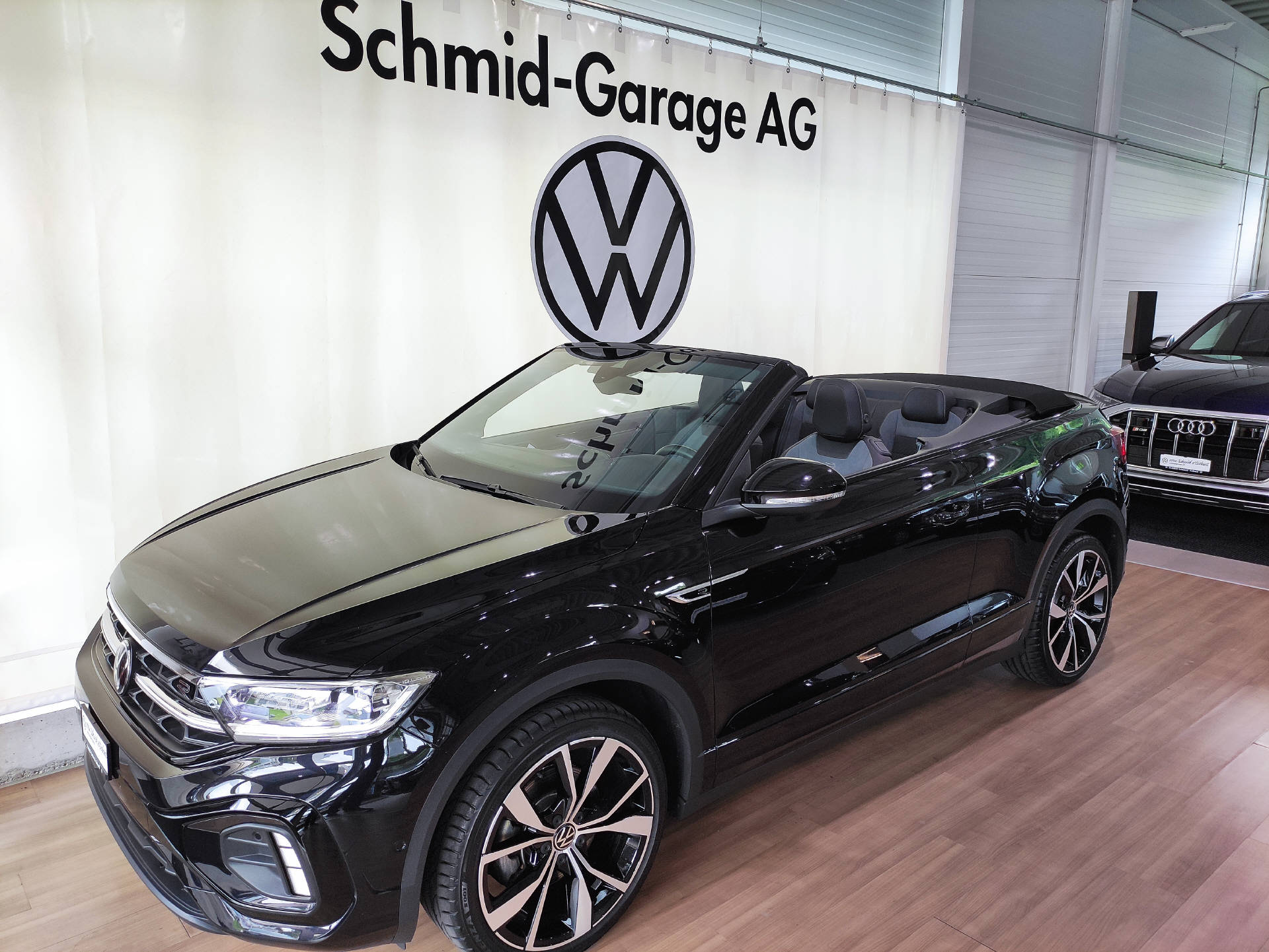 VW T-Roc Cabriolet 1.5 TSI R-Line Black-Style DSG-image-0