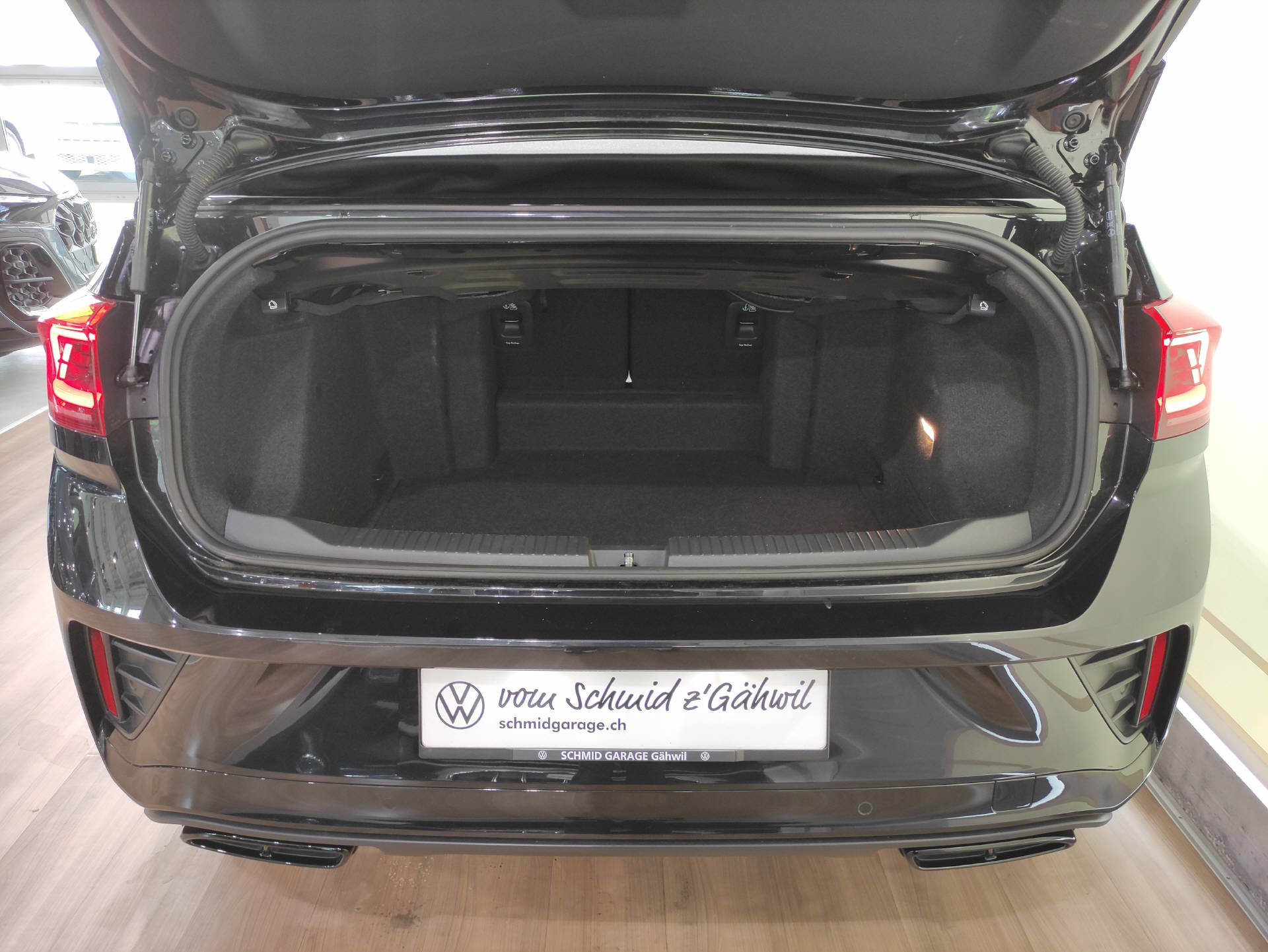 VW T-Roc Cabriolet 1.5 TSI R-Line Black-Style DSG-image-14