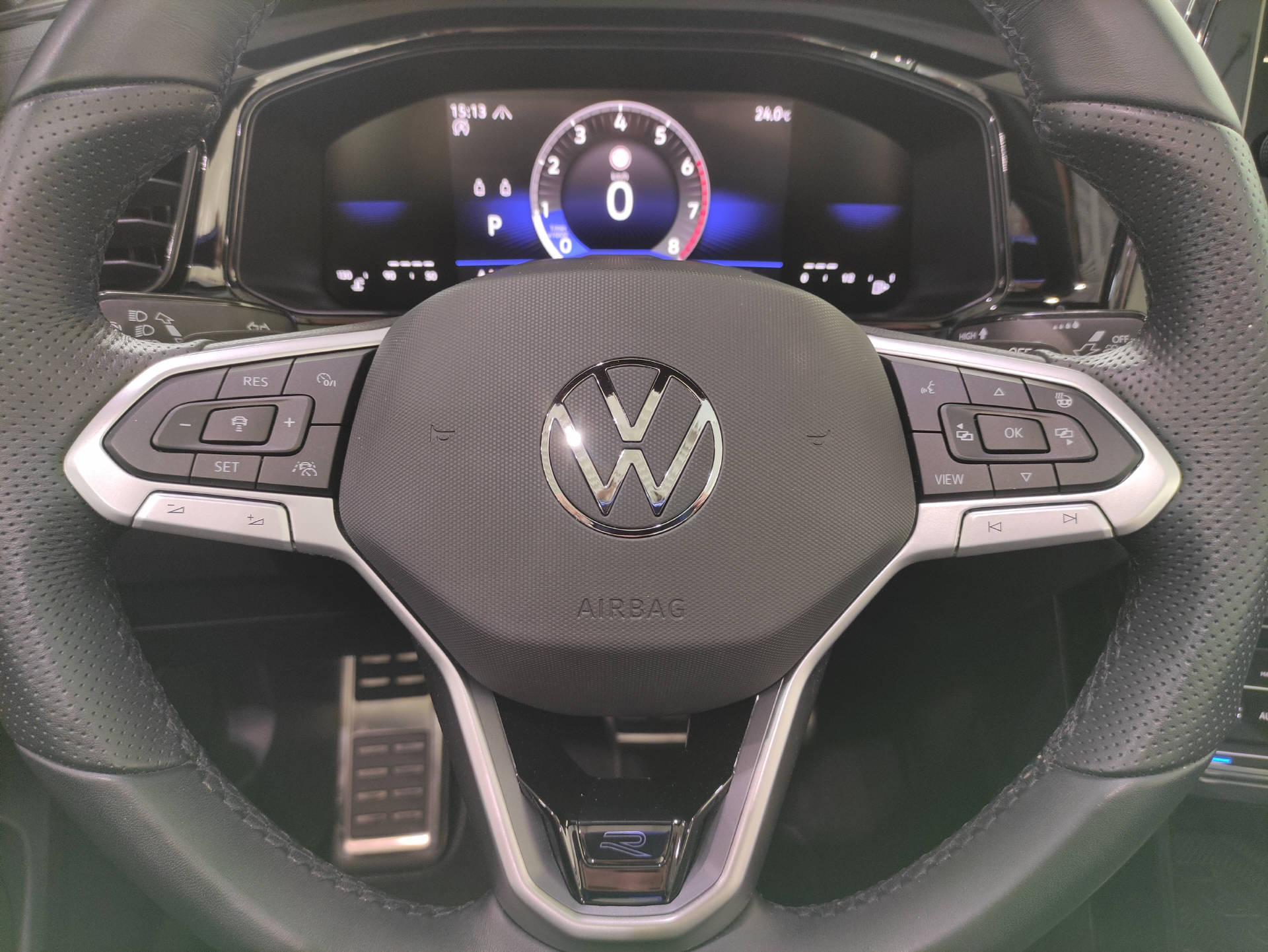 VW T-Roc Cabriolet 1.5 TSI R-Line Black-Style DSG-image-5