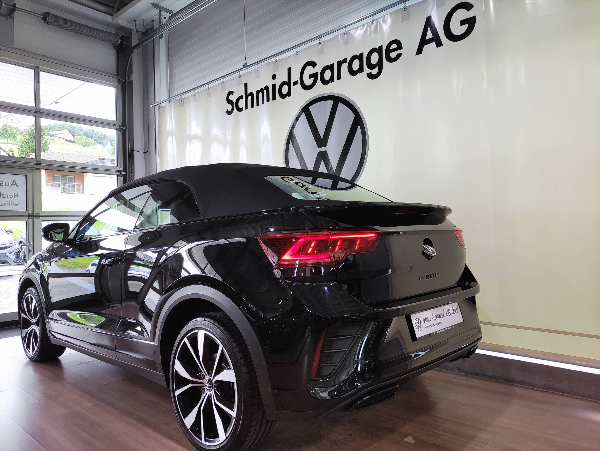 VW T-Roc Cabriolet 1.5 TSI R-Line Black-Style DSG-image-13
