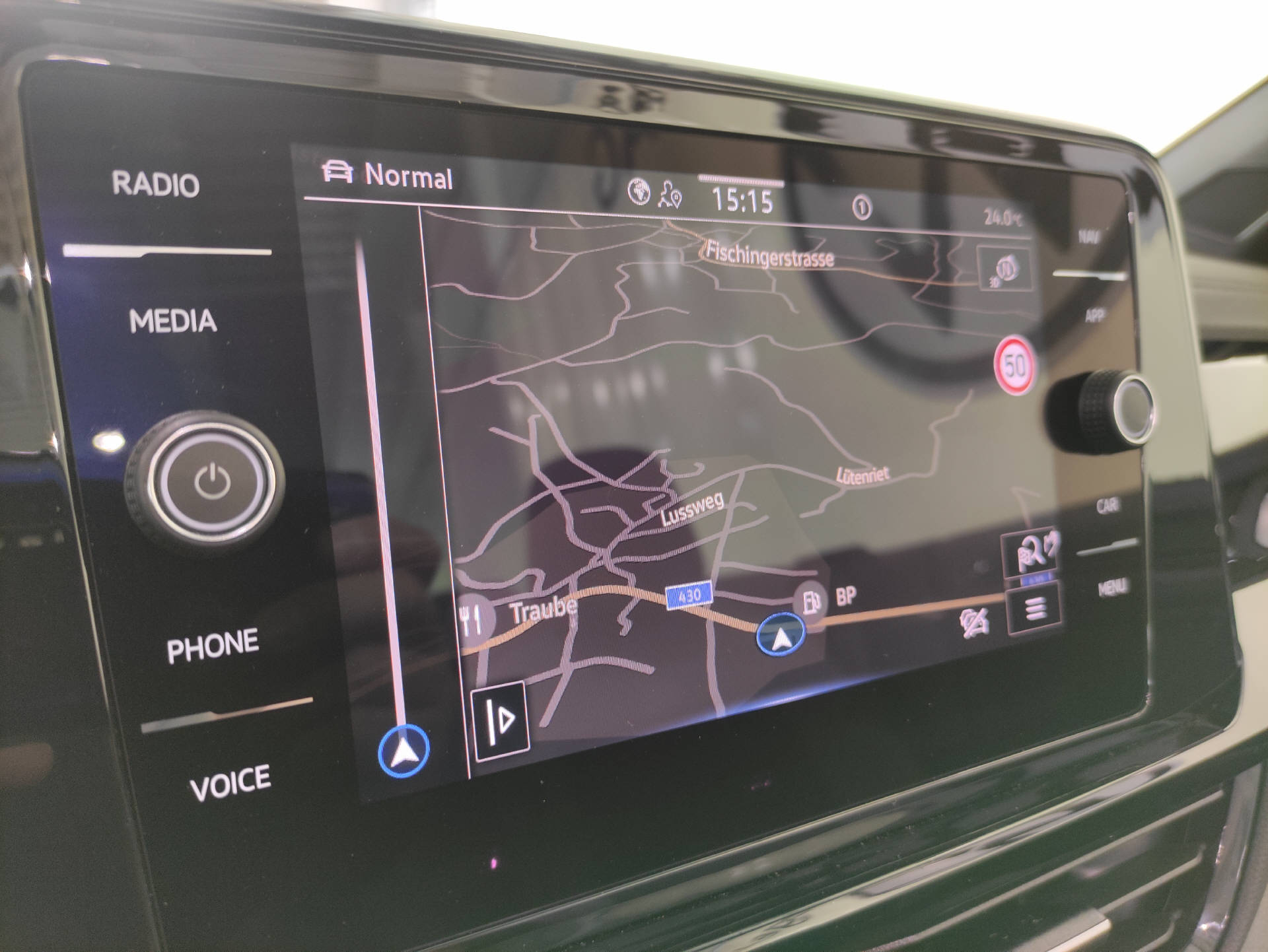 VW T-Roc Cabriolet 1.5 TSI R-Line Black-Style DSG-image-7