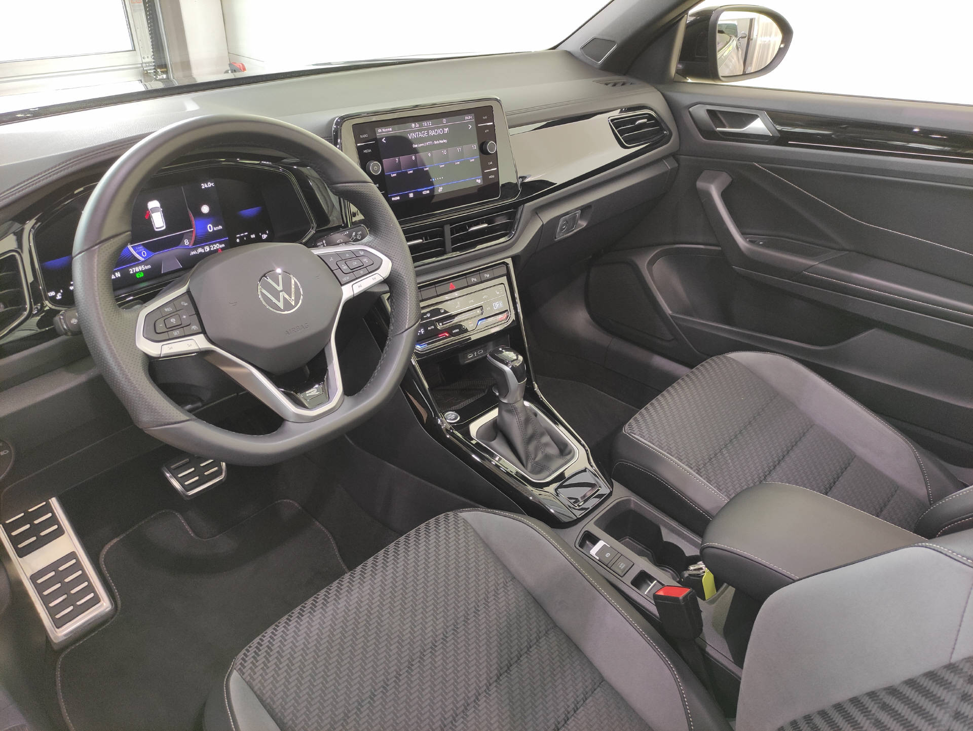VW T-Roc Cabriolet 1.5 TSI R-Line Black-Style DSG-image-3