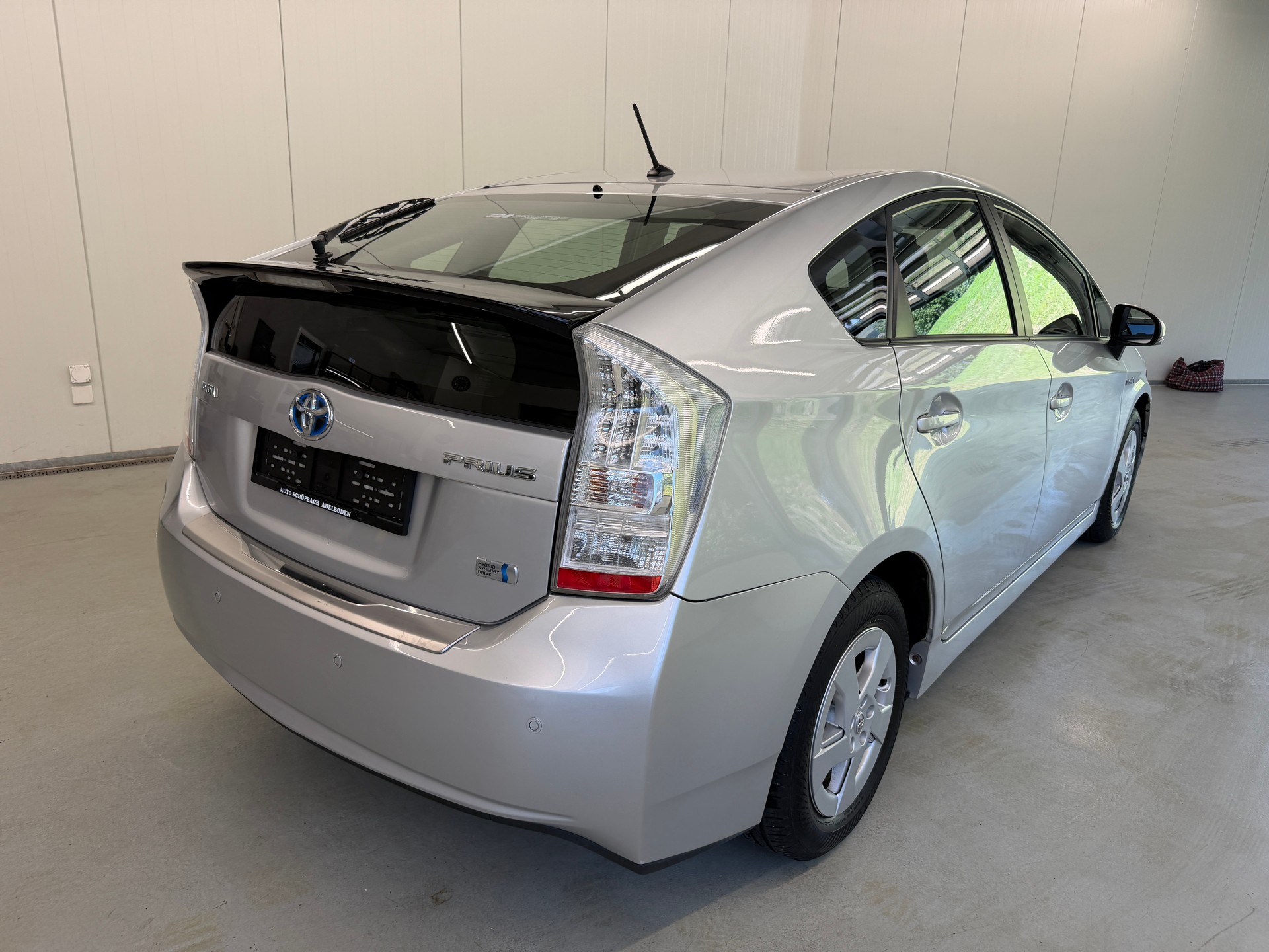 TOYOTA Prius 1.8 16V HSD Sol-image-4