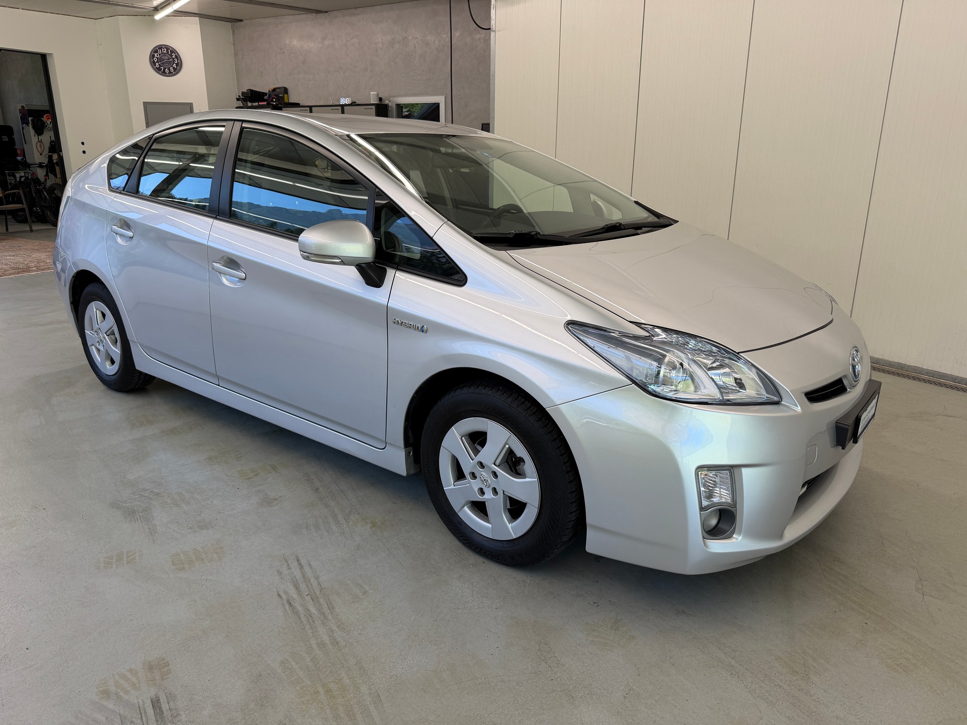 TOYOTA Prius 1.8 16V HSD Sol-image-1
