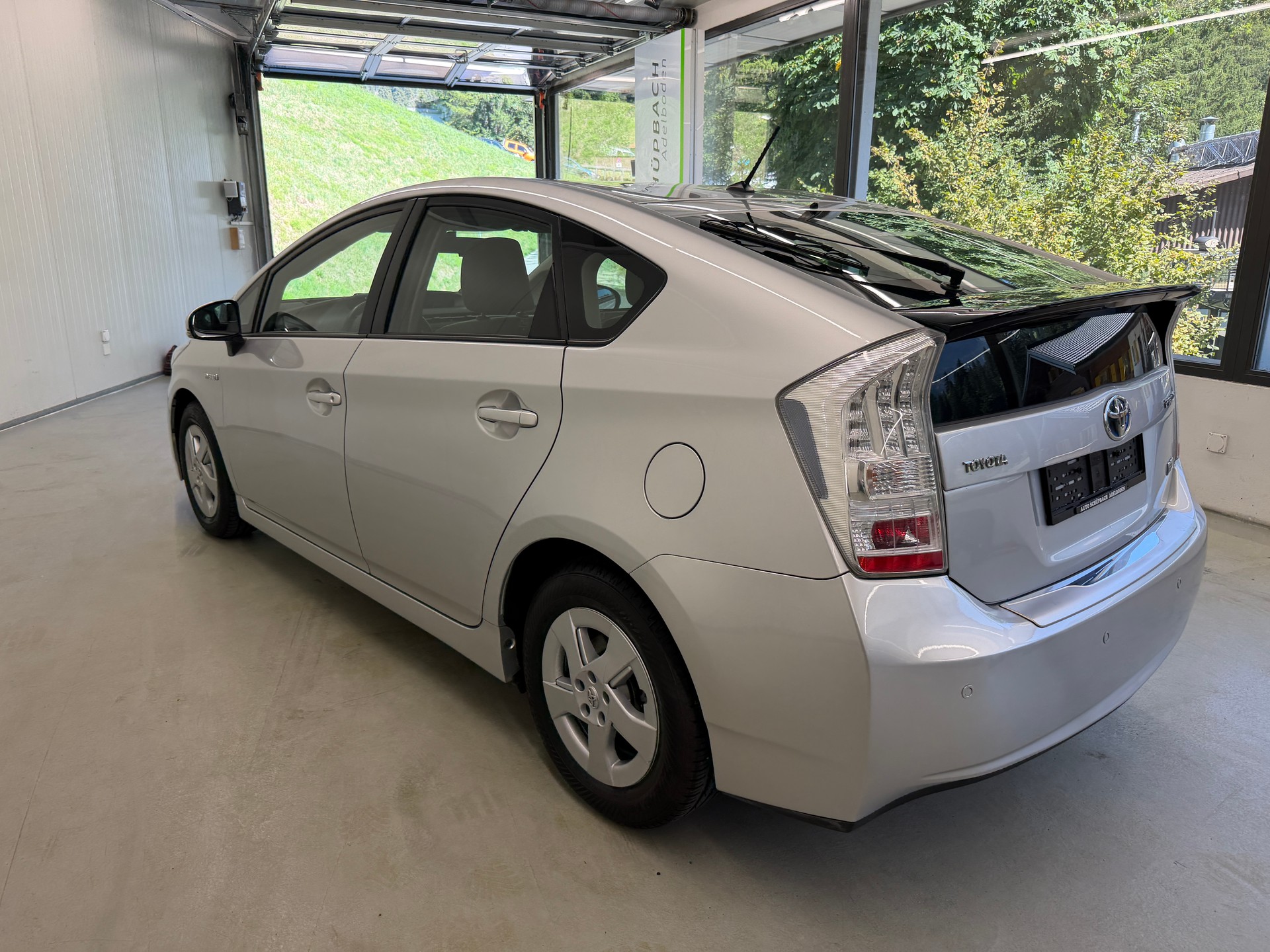 TOYOTA Prius 1.8 16V HSD Sol-image-6