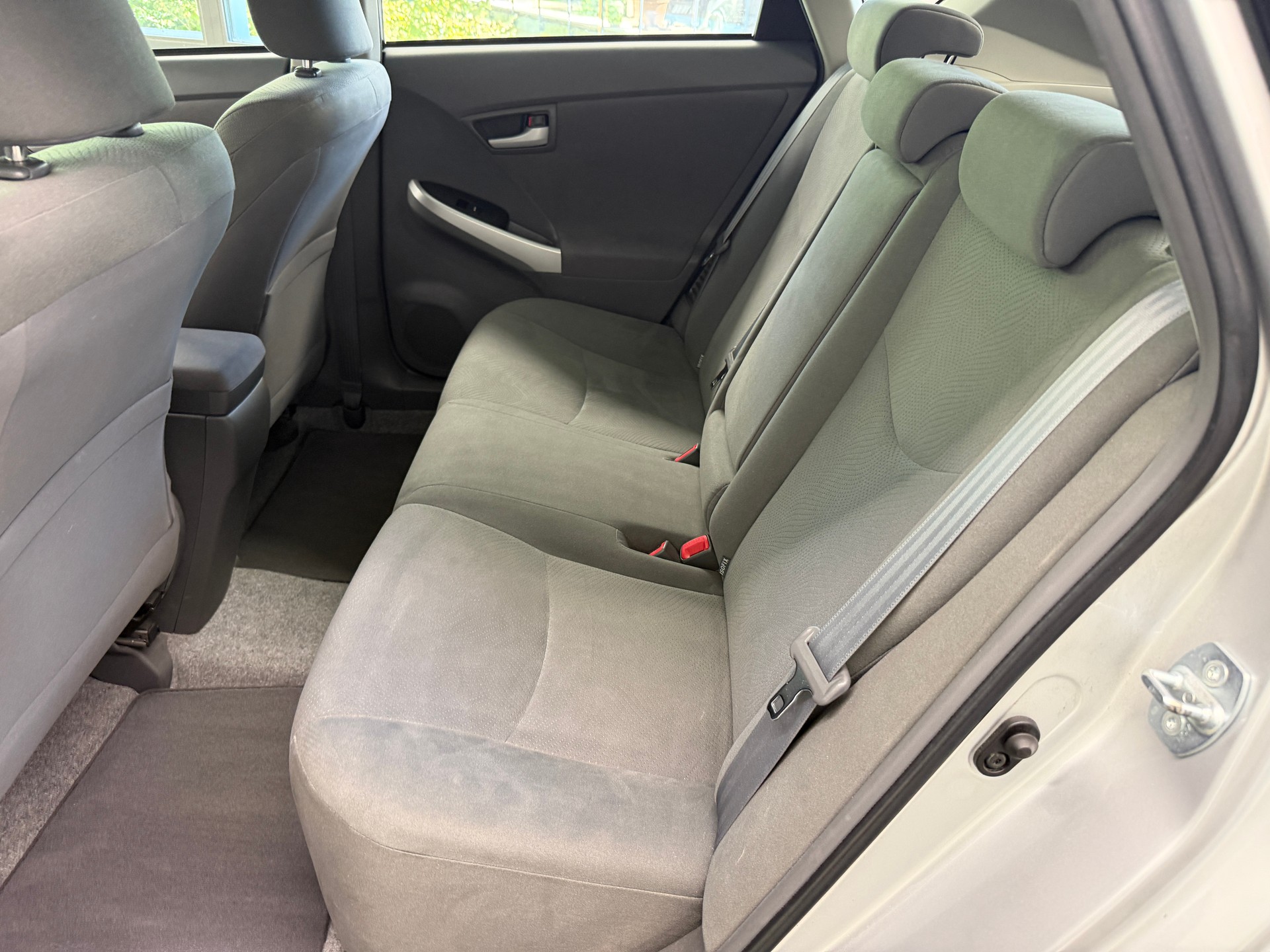 TOYOTA Prius 1.8 16V HSD Sol-image-13