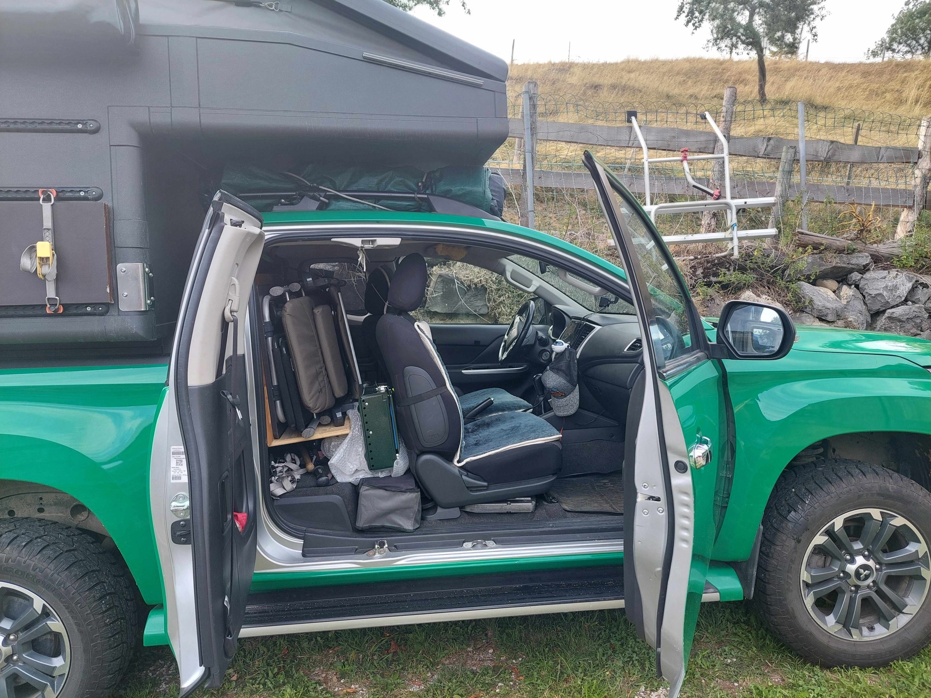 MITSUBISHI L 200-image-0
