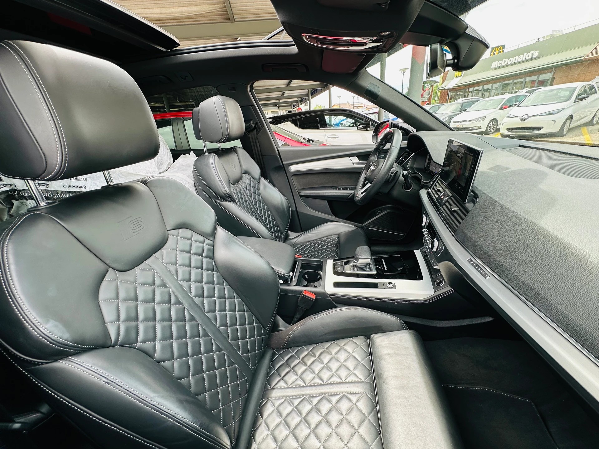 AUDI Q5 55 TFSI e PHEV S line quattro S-tronic-image-14