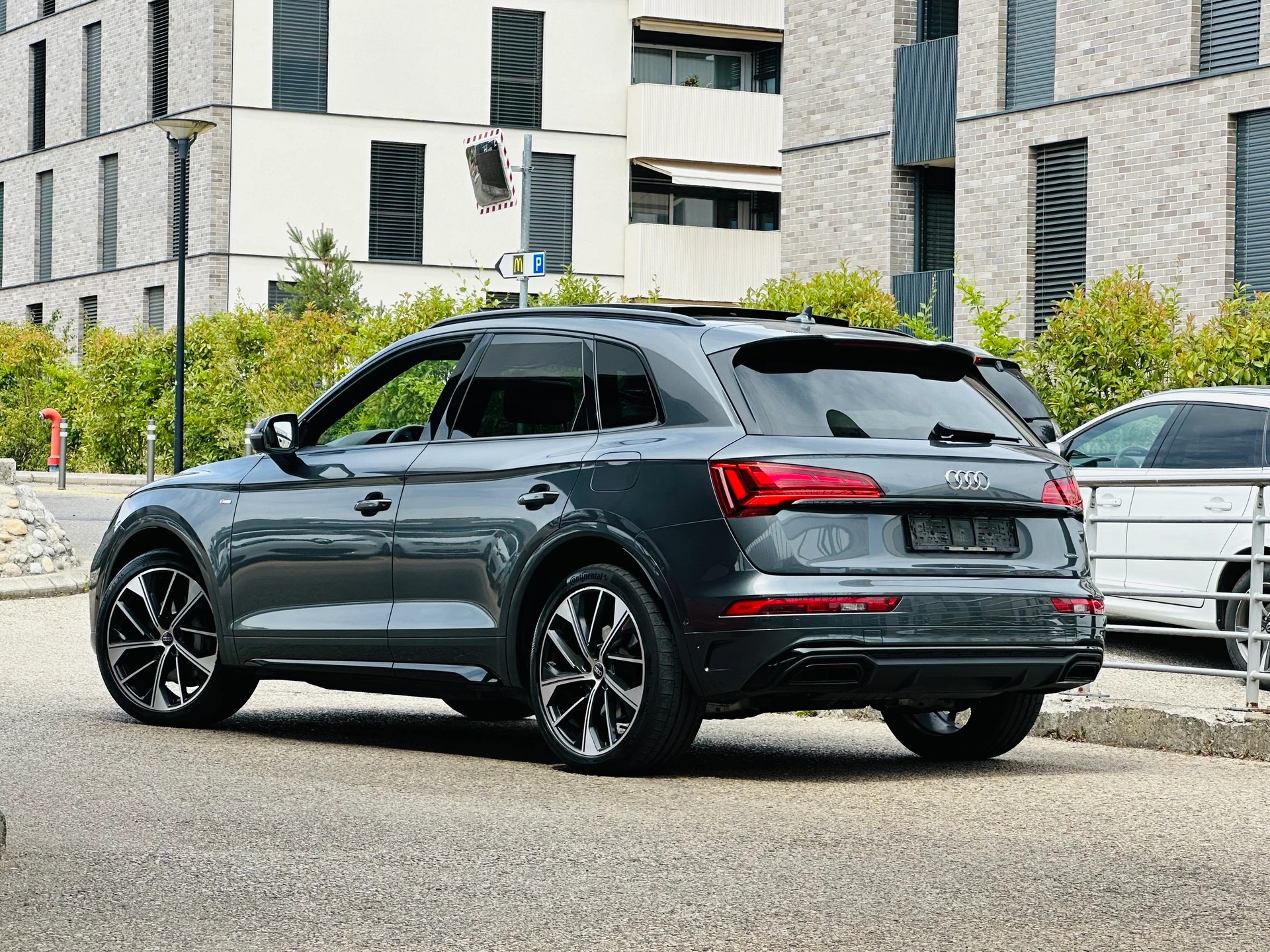 AUDI Q5 55 TFSI e PHEV S line quattro S-tronic-image-10