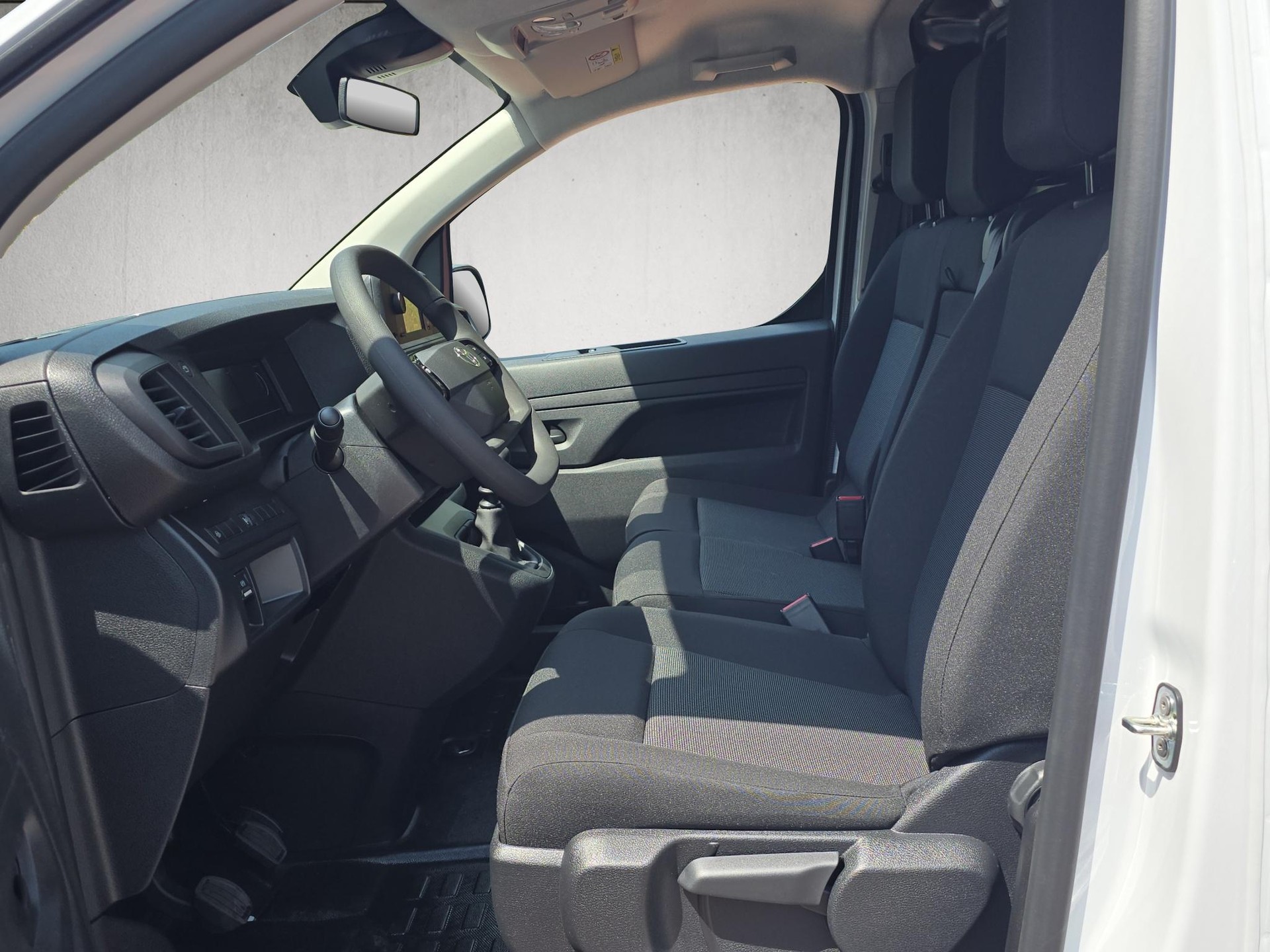 TOYOTA PROACE Van L1 1.5 D Active-image-8