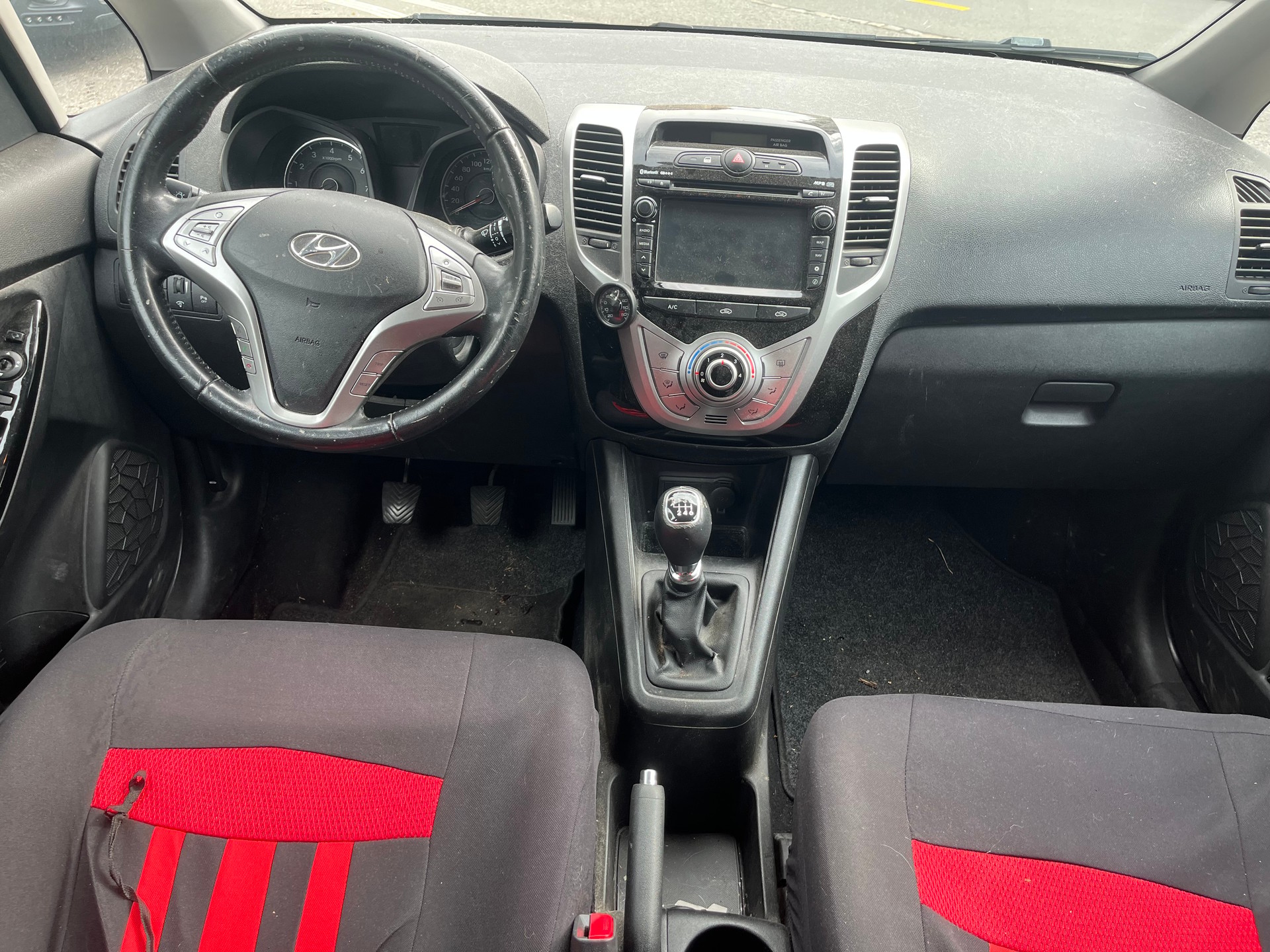 HYUNDAI iX20 1.6 Premium-image-9