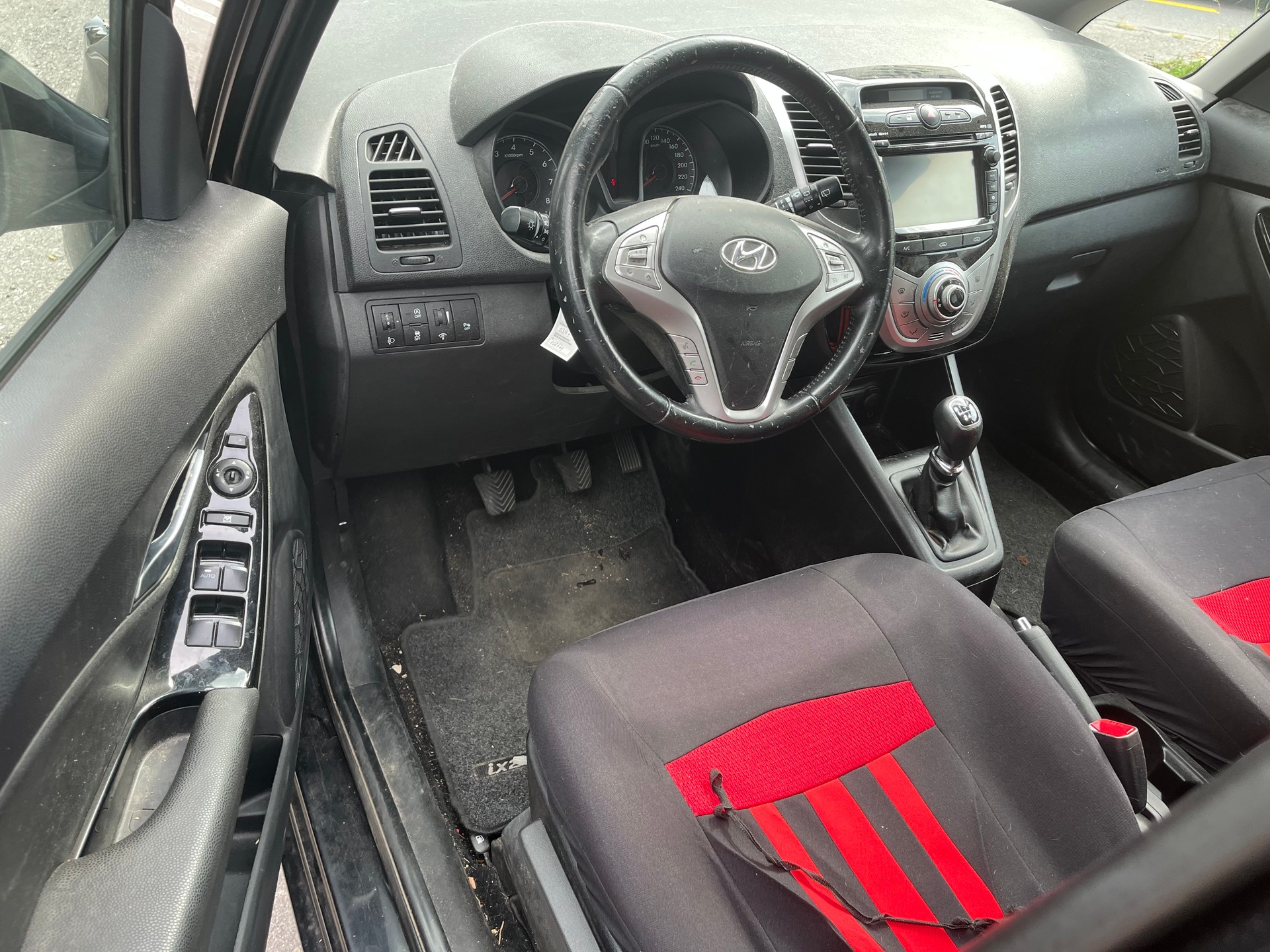 HYUNDAI iX20 1.6 Premium-image-10