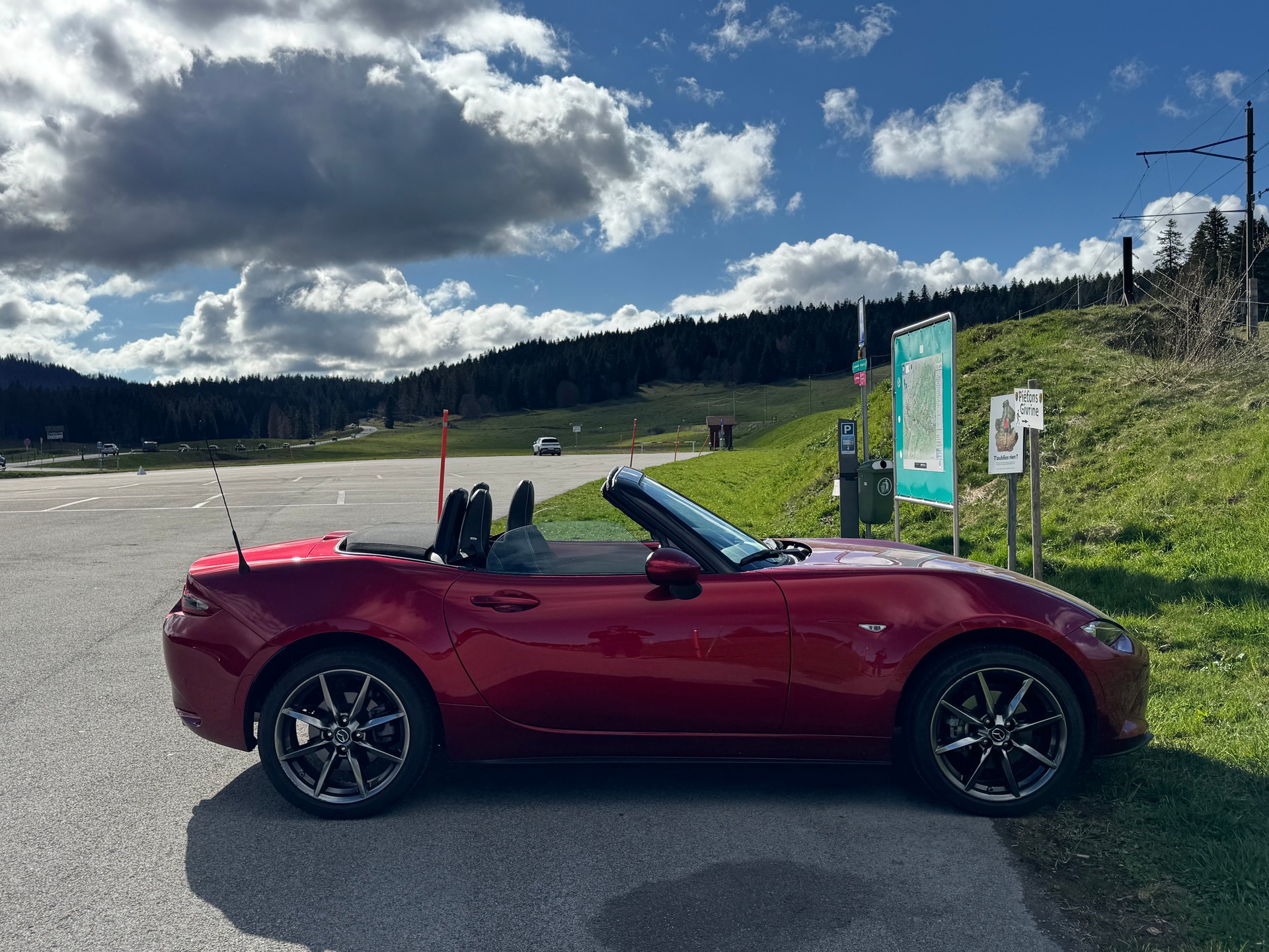 MAZDA MX-5-image-1