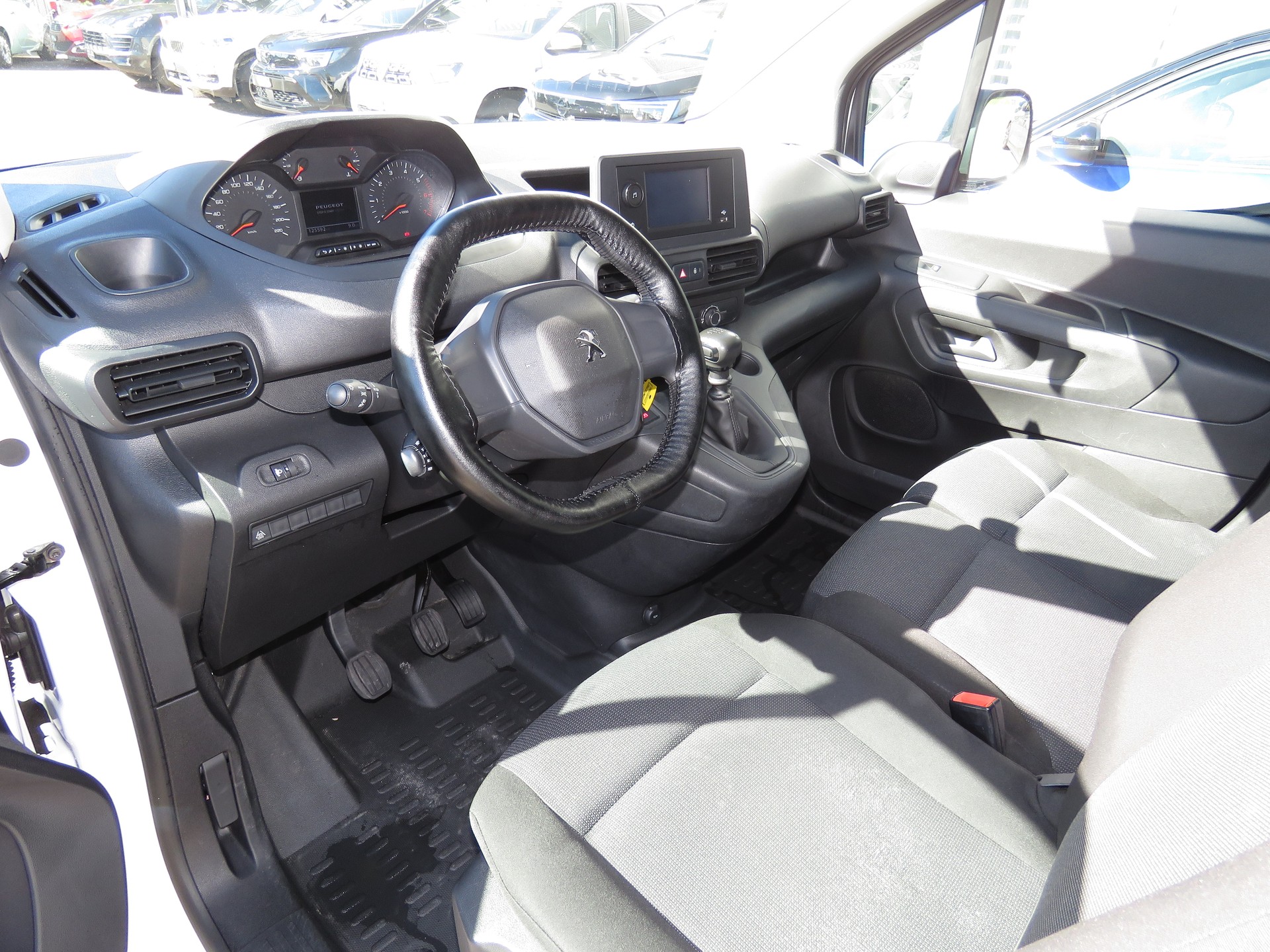 PEUGEOT Partner 1.5 Blue HDi s/s Premium 650 kg-image-6