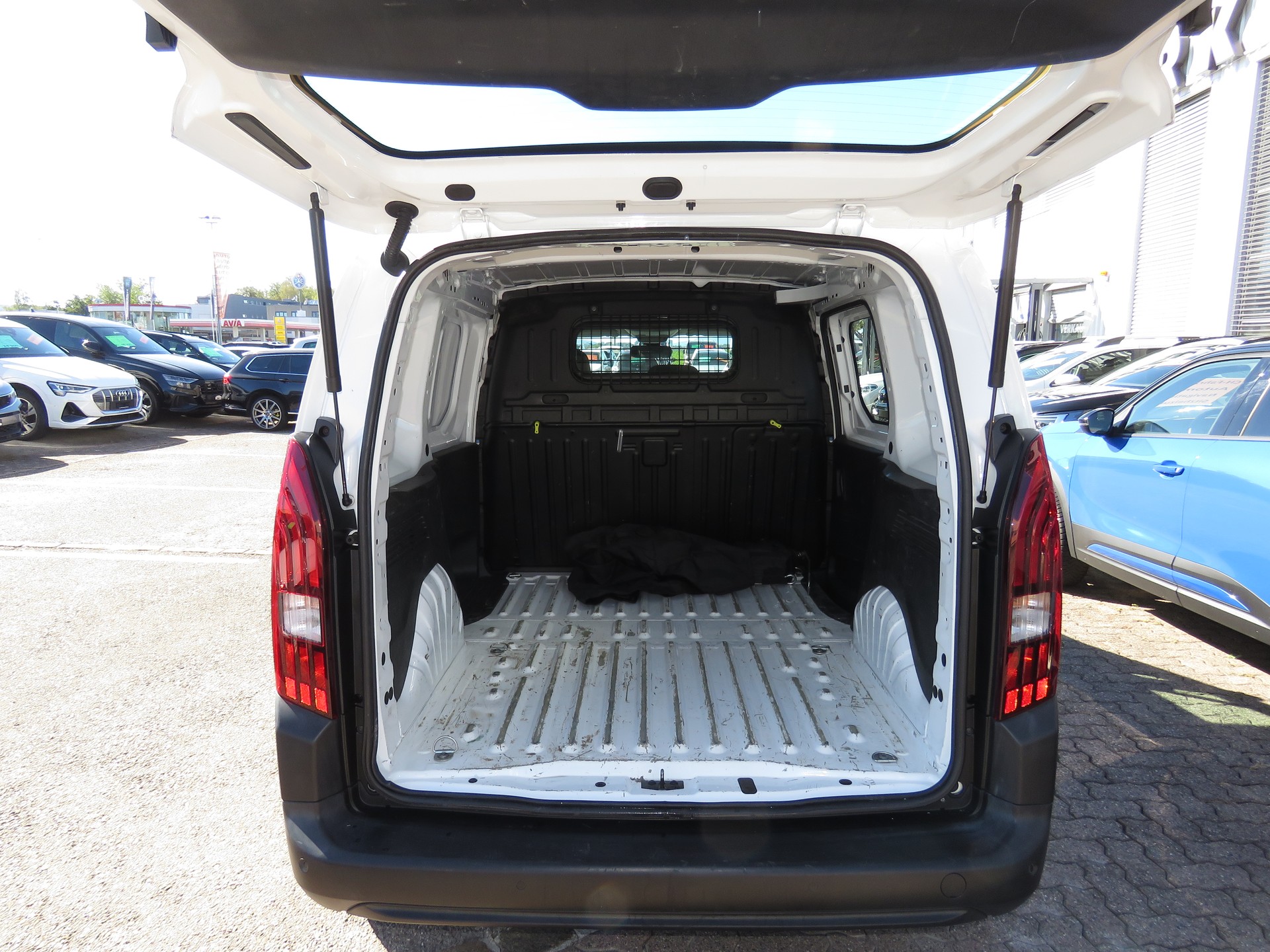 PEUGEOT Partner 1.5 Blue HDi s/s Premium 650 kg-image-10