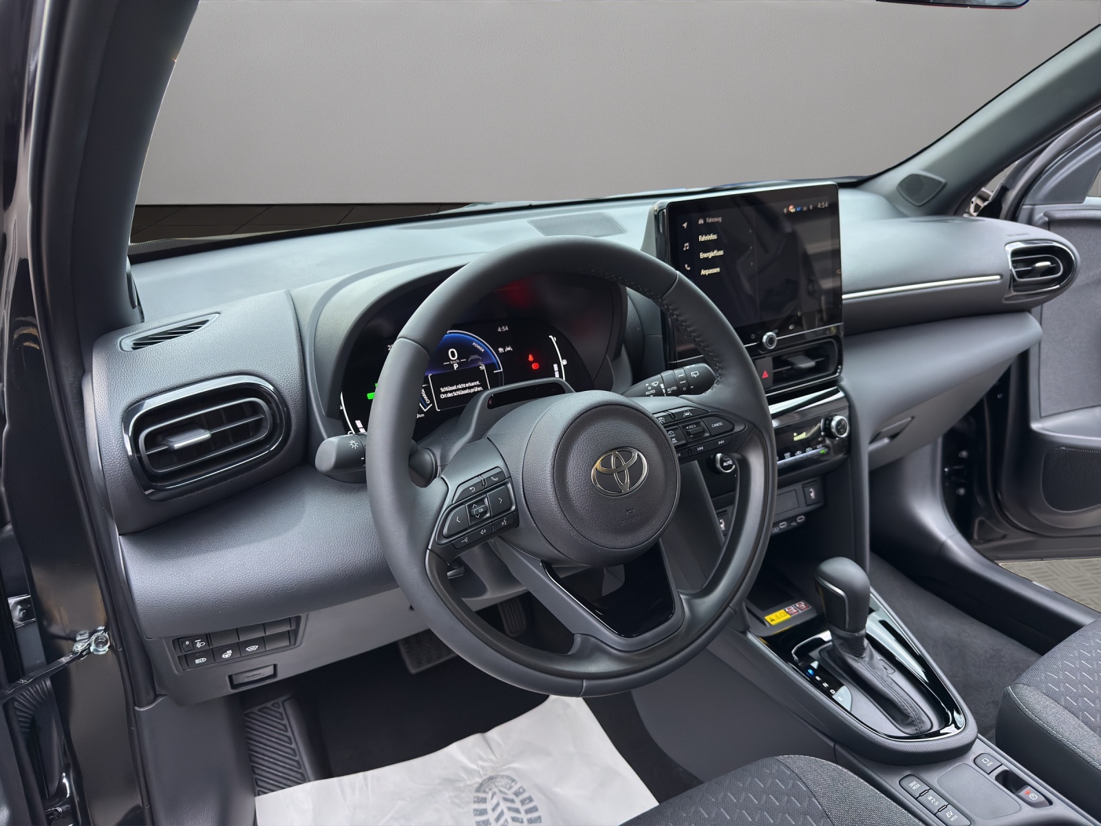 TOYOTA Yaris Cross 1.5 Style Drive 4x2 Hybrid-image-9