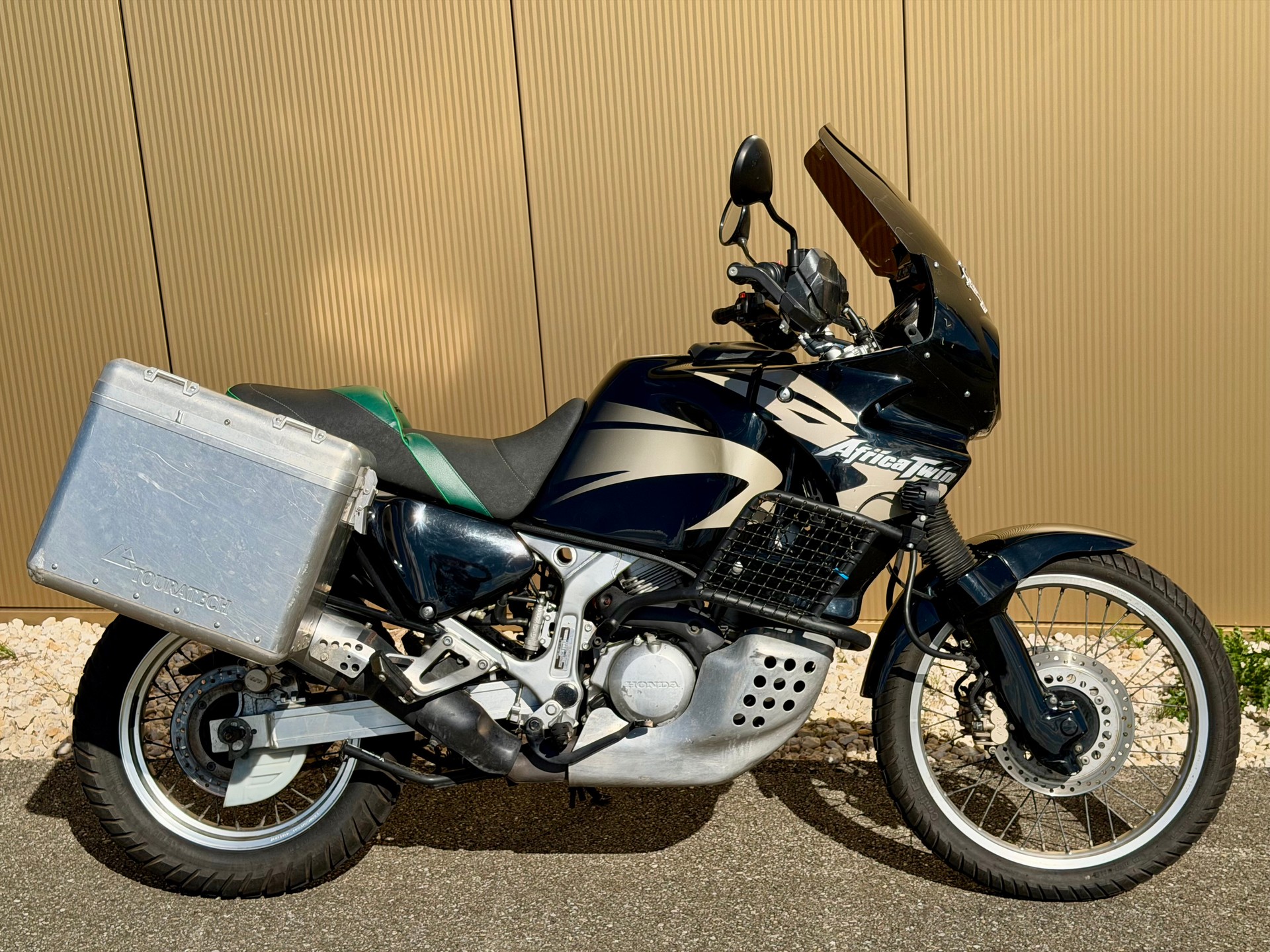 HONDA XRV 750 Africa Twin-showroom-element-3