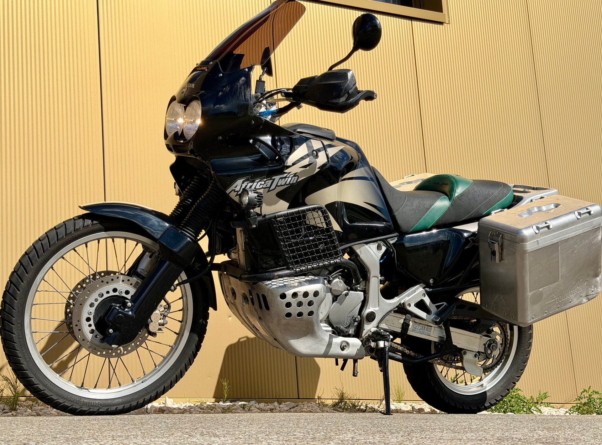 HONDA XRV 750 Africa Twin-image-9