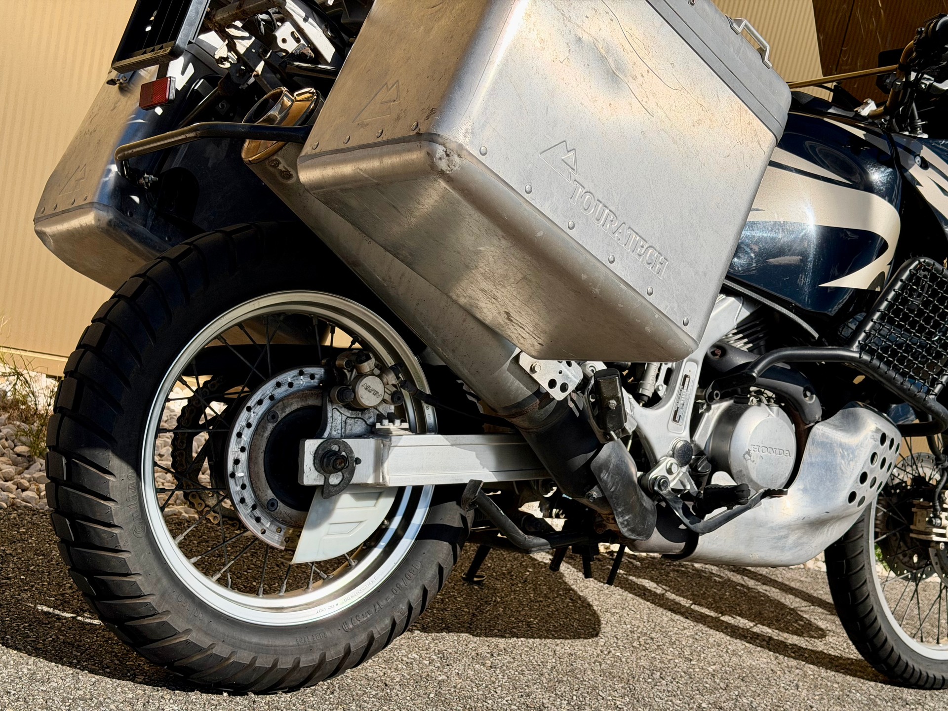 HONDA XRV 750 Africa Twin-image-6