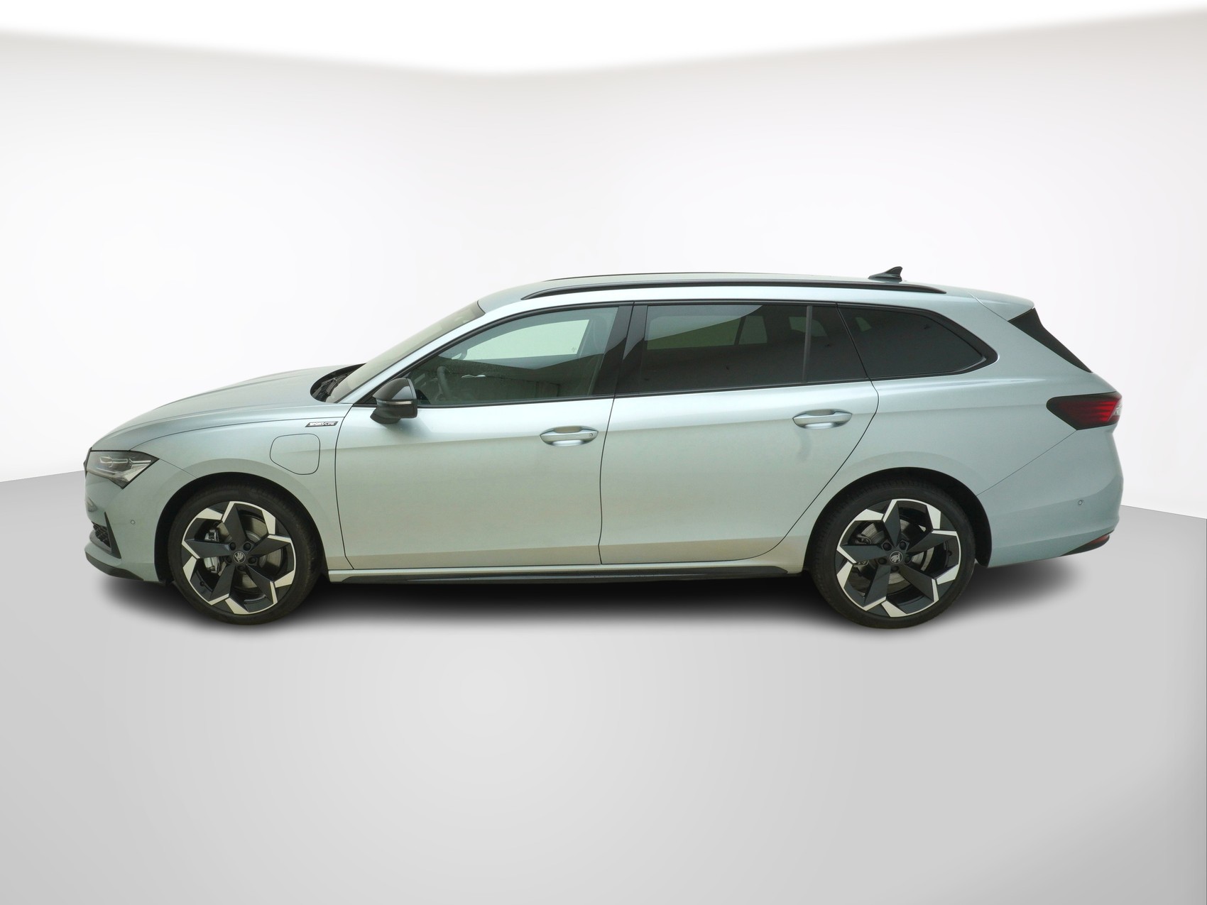 SKODA Superb 1.5 TSI Plug-in-Hybrid Sportline DSG-image-1