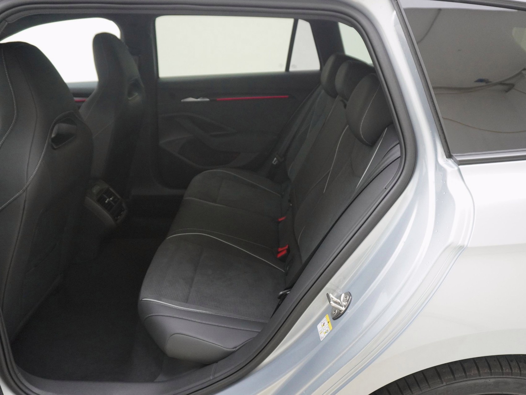 SKODA Superb 1.5 TSI Plug-in-Hybrid Sportline DSG-image-13