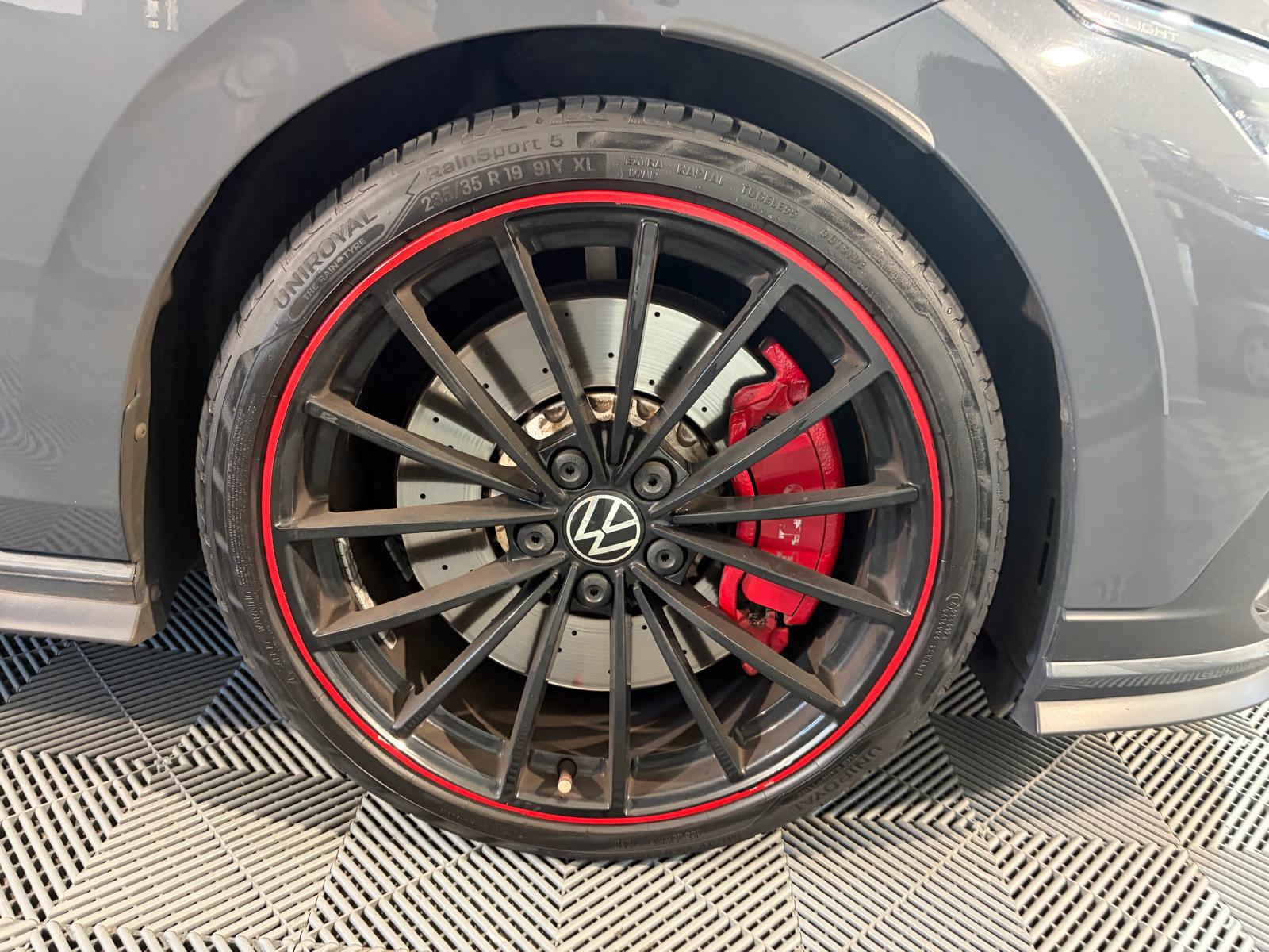VW Golf 2.0 TSI GTI Clubsport 45 DSG - Akrapovic - Toit ouvrant-image-26