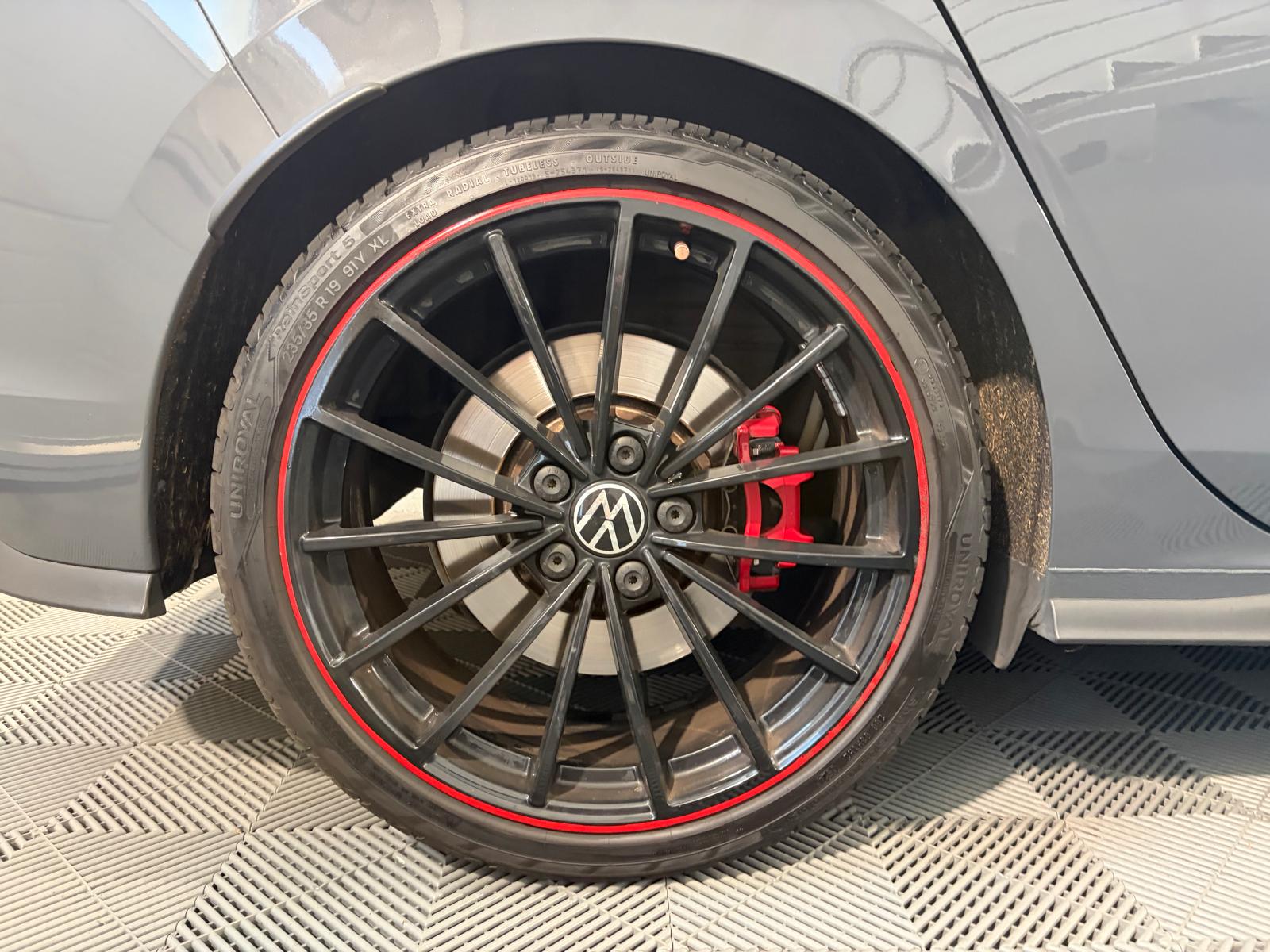 VW Golf 2.0 TSI GTI Clubsport 45 DSG - Akrapovic - Toit ouvrant-image-25