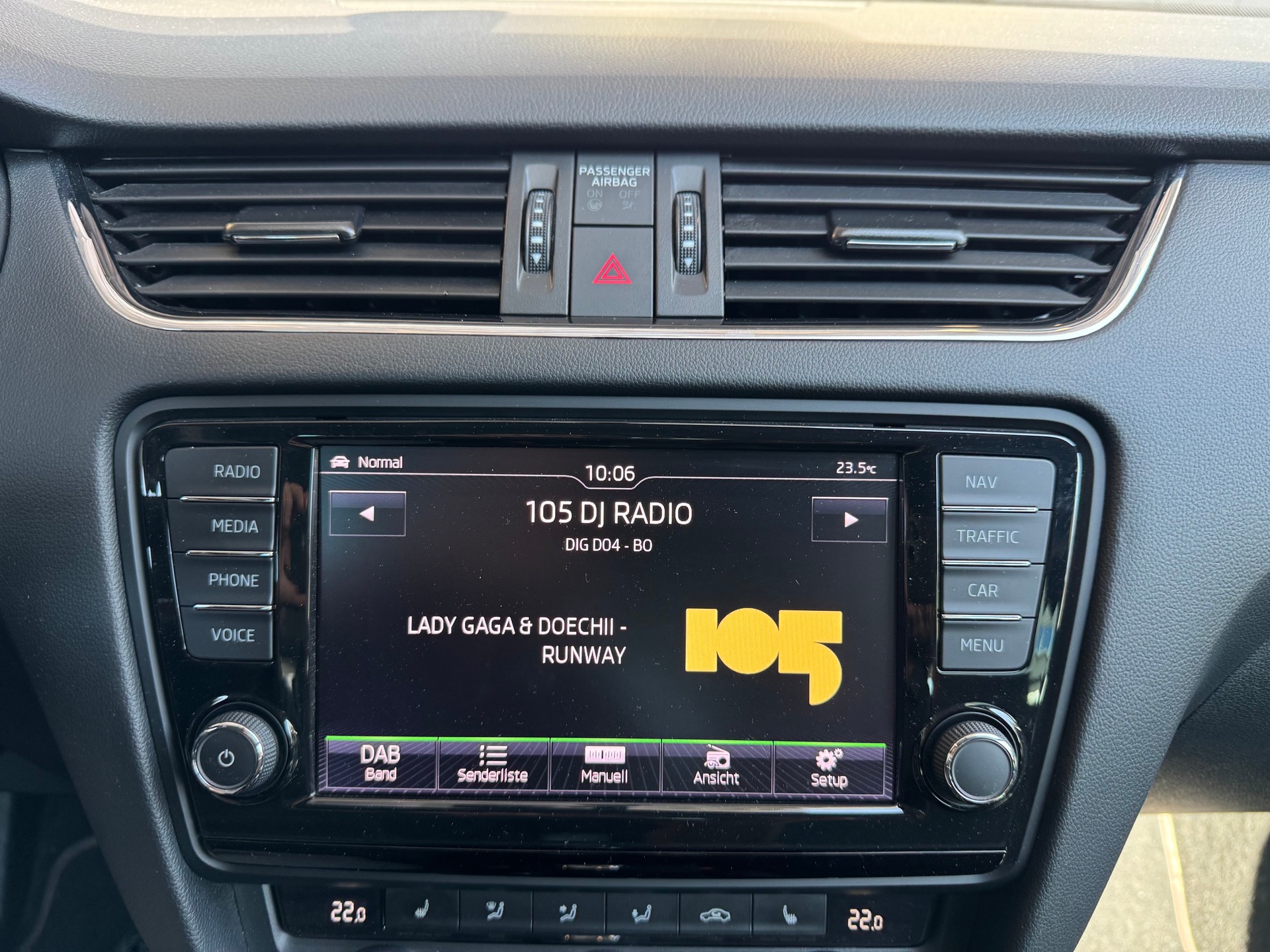 SKODA Octavia Combi 2.0 TSI RS DSG-image-11