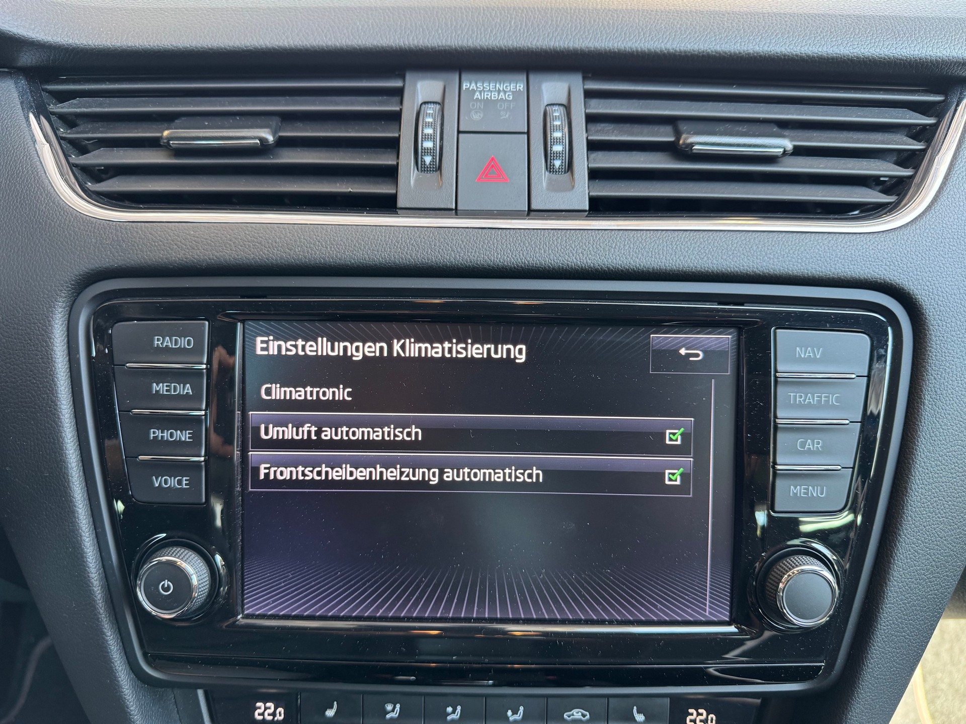 SKODA Octavia Combi 2.0 TSI RS DSG-image-17