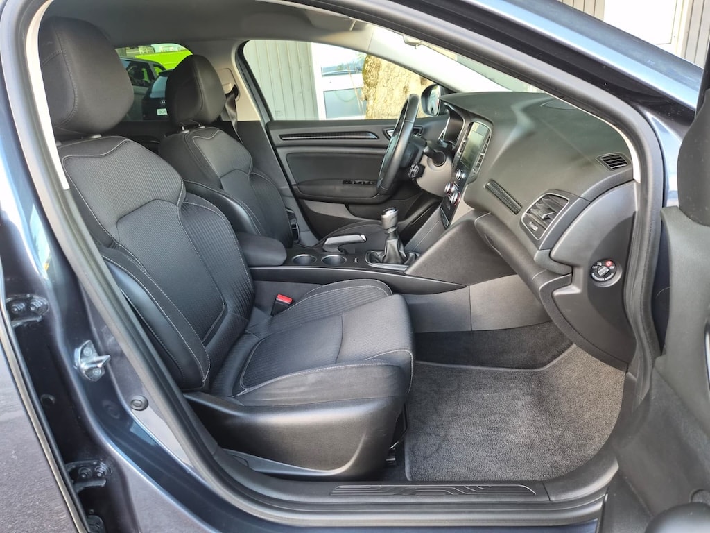 RENAULT Mégane 1.2 16V Turbo Zen-image-9
