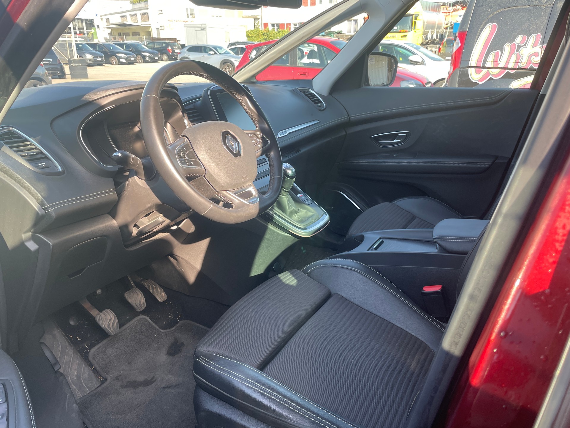 RENAULT Grand Scénic 1.5 dCi Hybrid Assist Bose-image-6