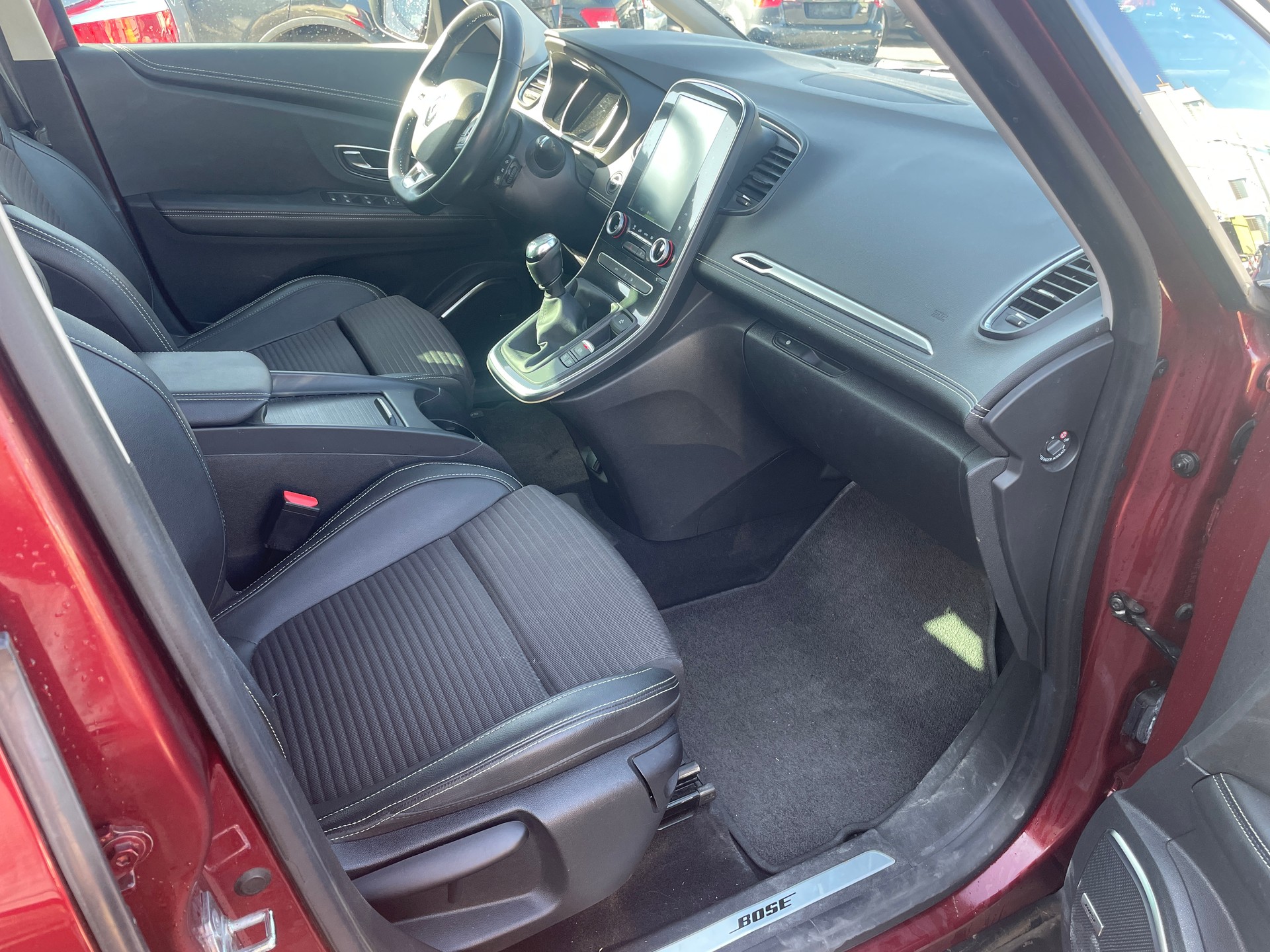 RENAULT Grand Scénic 1.5 dCi Hybrid Assist Bose-image-7