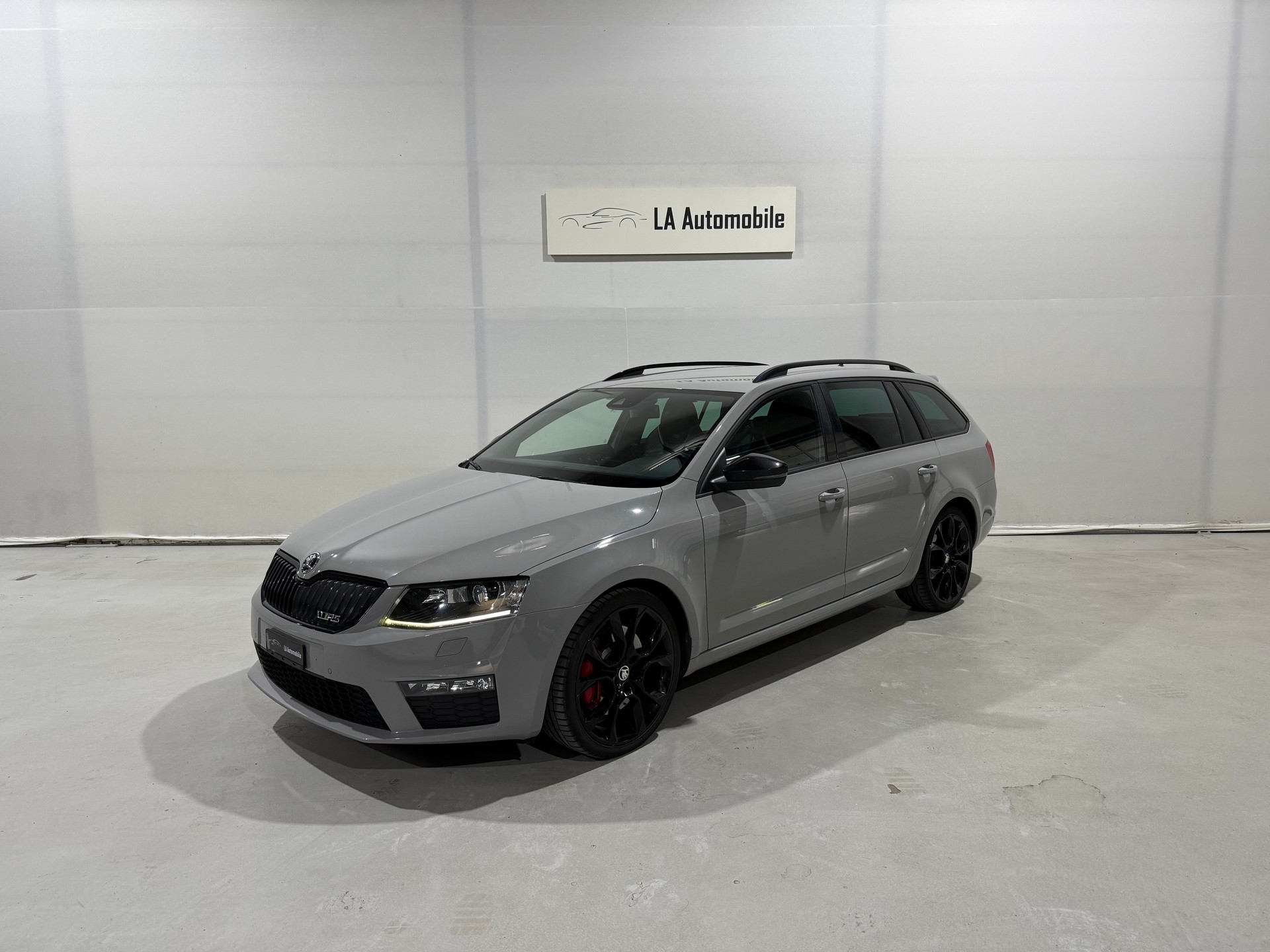 SKODA Octavia Combi 2.0 TSI RS 230 DSG-image-0
