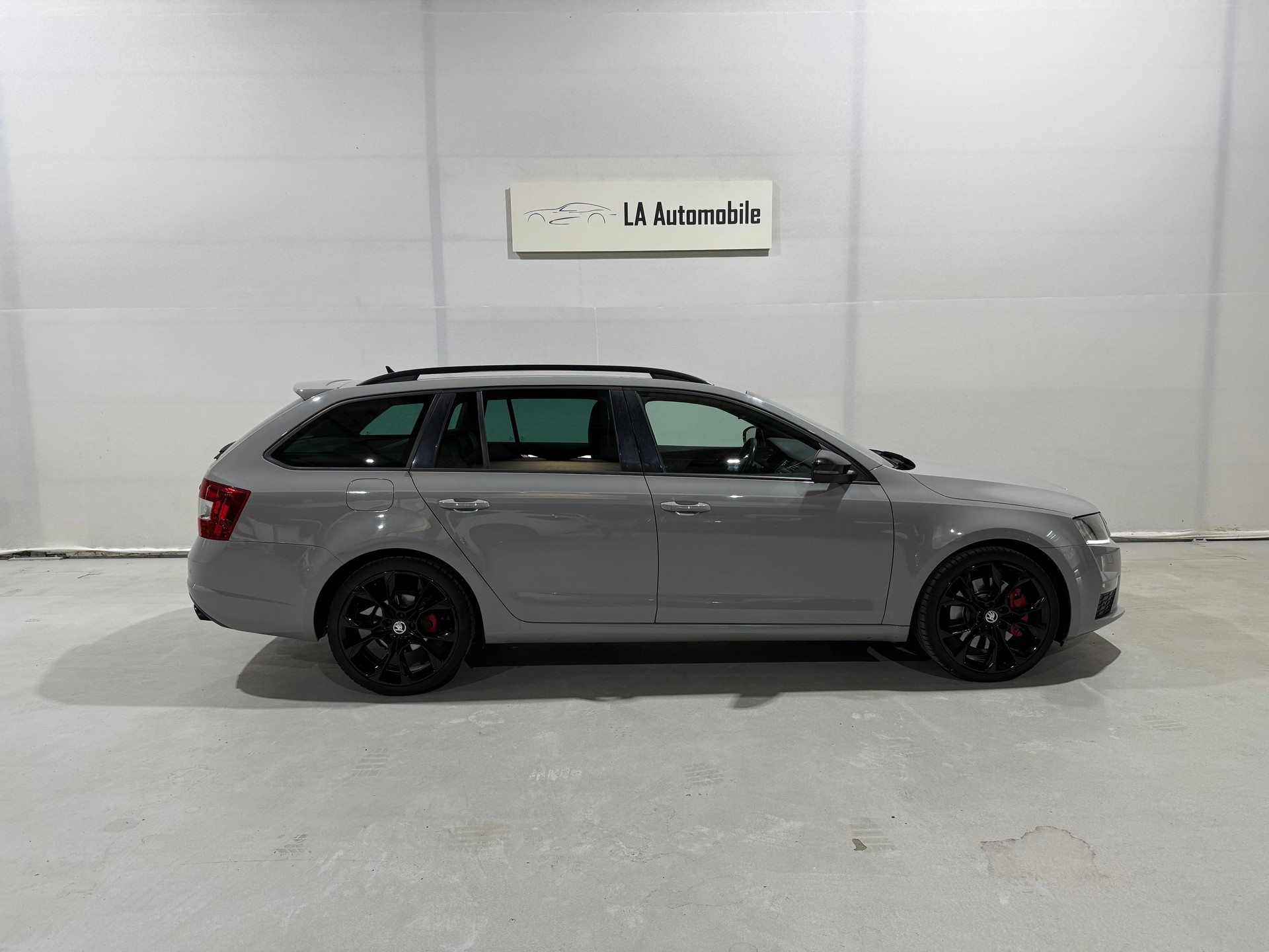 SKODA Octavia Combi 2.0 TSI RS 230 DSG-image-6