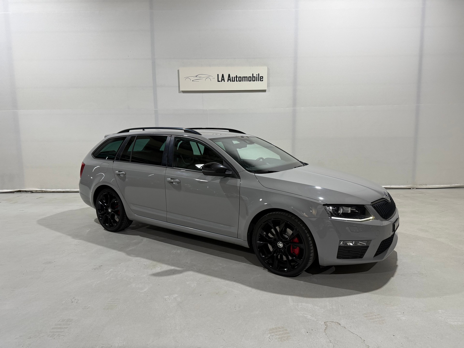 SKODA Octavia Combi 2.0 TSI RS 230 DSG-image-5