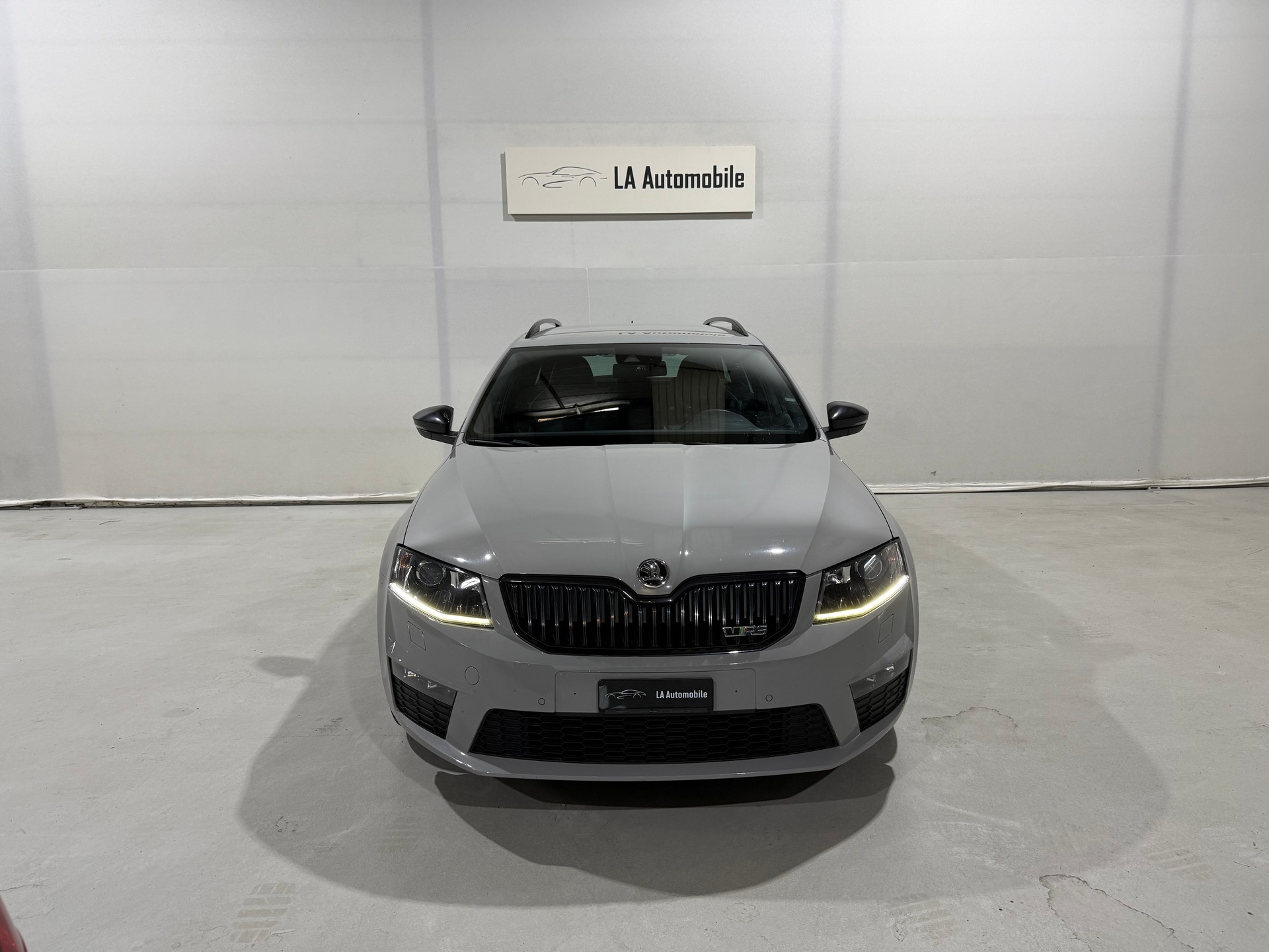 SKODA Octavia Combi 2.0 TSI RS 230 DSG-image-3