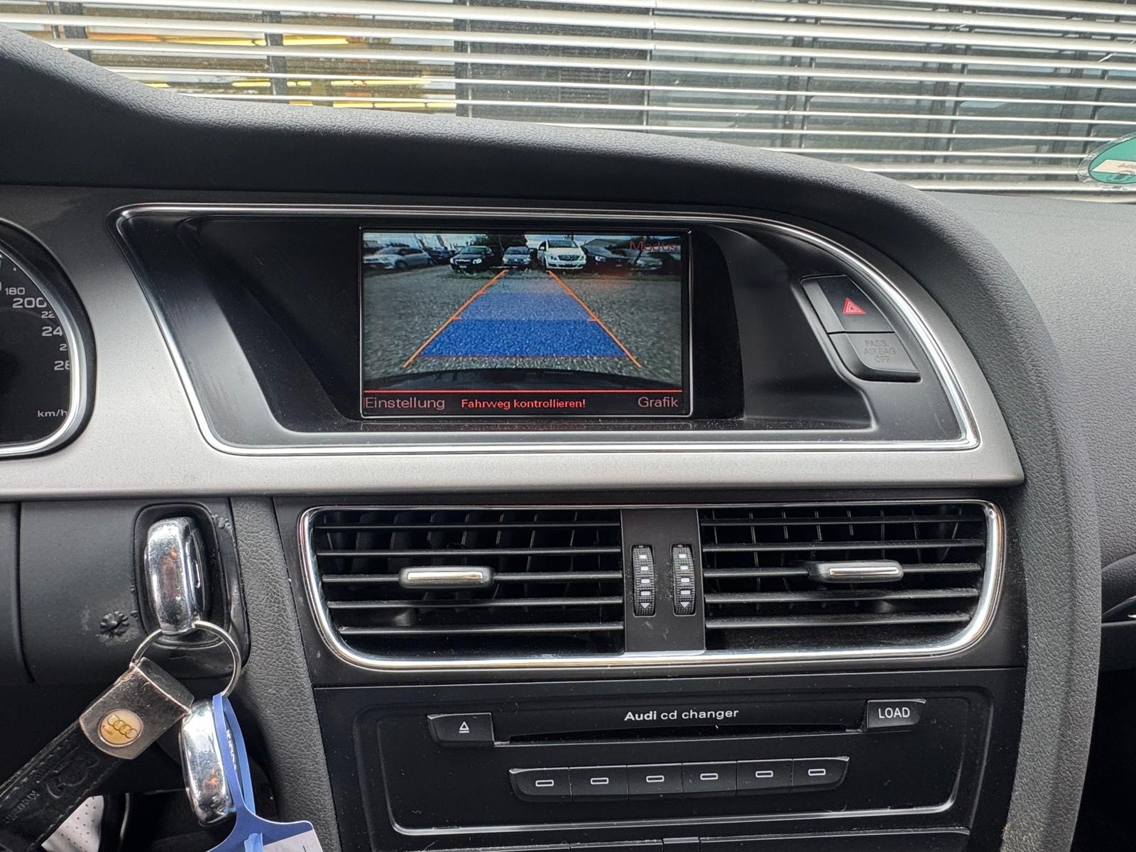 AUDI A5 Coupé 3.2 FSI quattro tiptronic S-LINE-image-13
