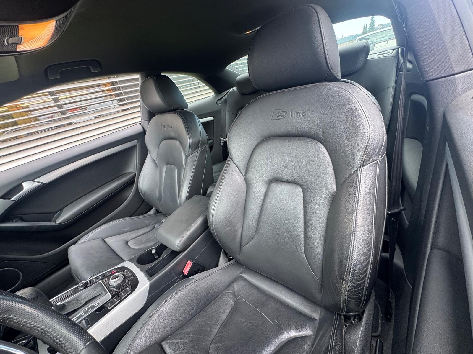 AUDI A5 Coupé 3.2 FSI quattro tiptronic S-LINE-image-10