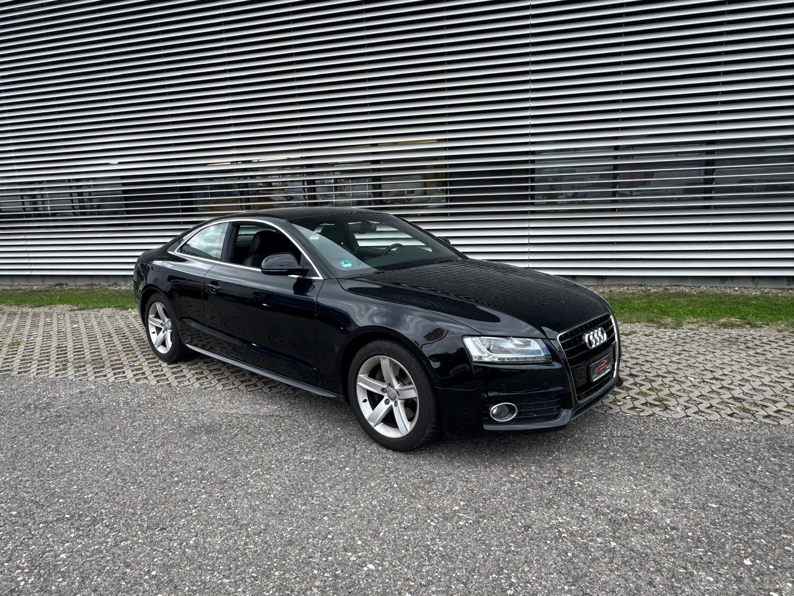 AUDI A5 Coupé 3.2 FSI quattro tiptronic S-LINE — slika 1