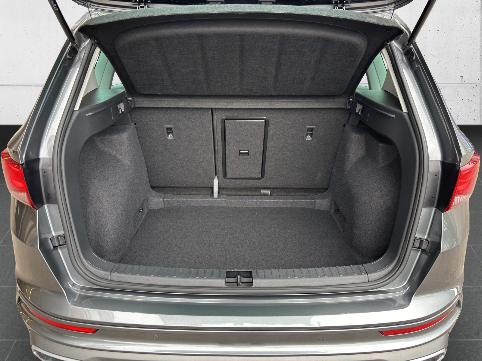 SEAT Ateca 1.5 TSI EVO DSG FR mit AHK, Fahrerassistenzpaket XL & Rückfahrkamera-image-7