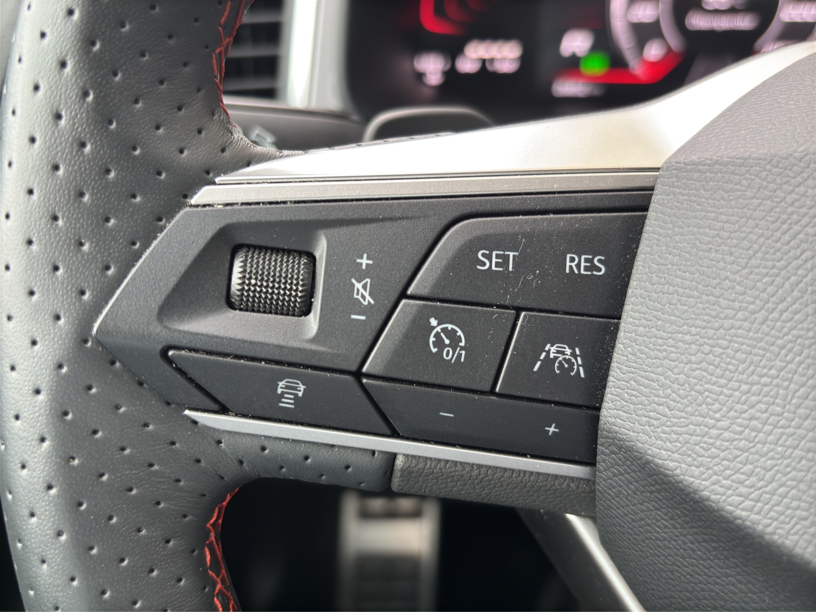 SEAT Ateca 1.5 TSI EVO DSG FR mit AHK, Fahrerassistenzpaket XL & Rückfahrkamera-image-13