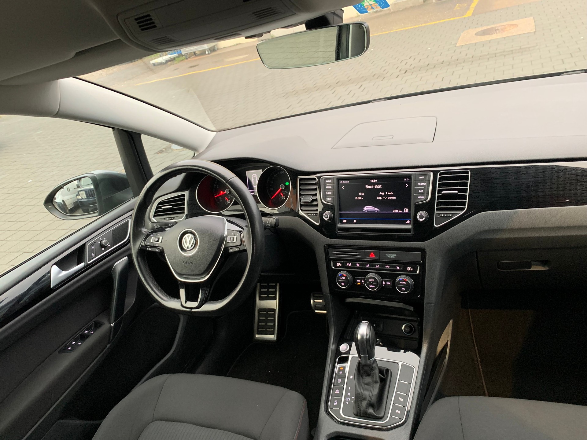 VW Golf Sportsvan 1.4 TSI Sound DSG-image-8